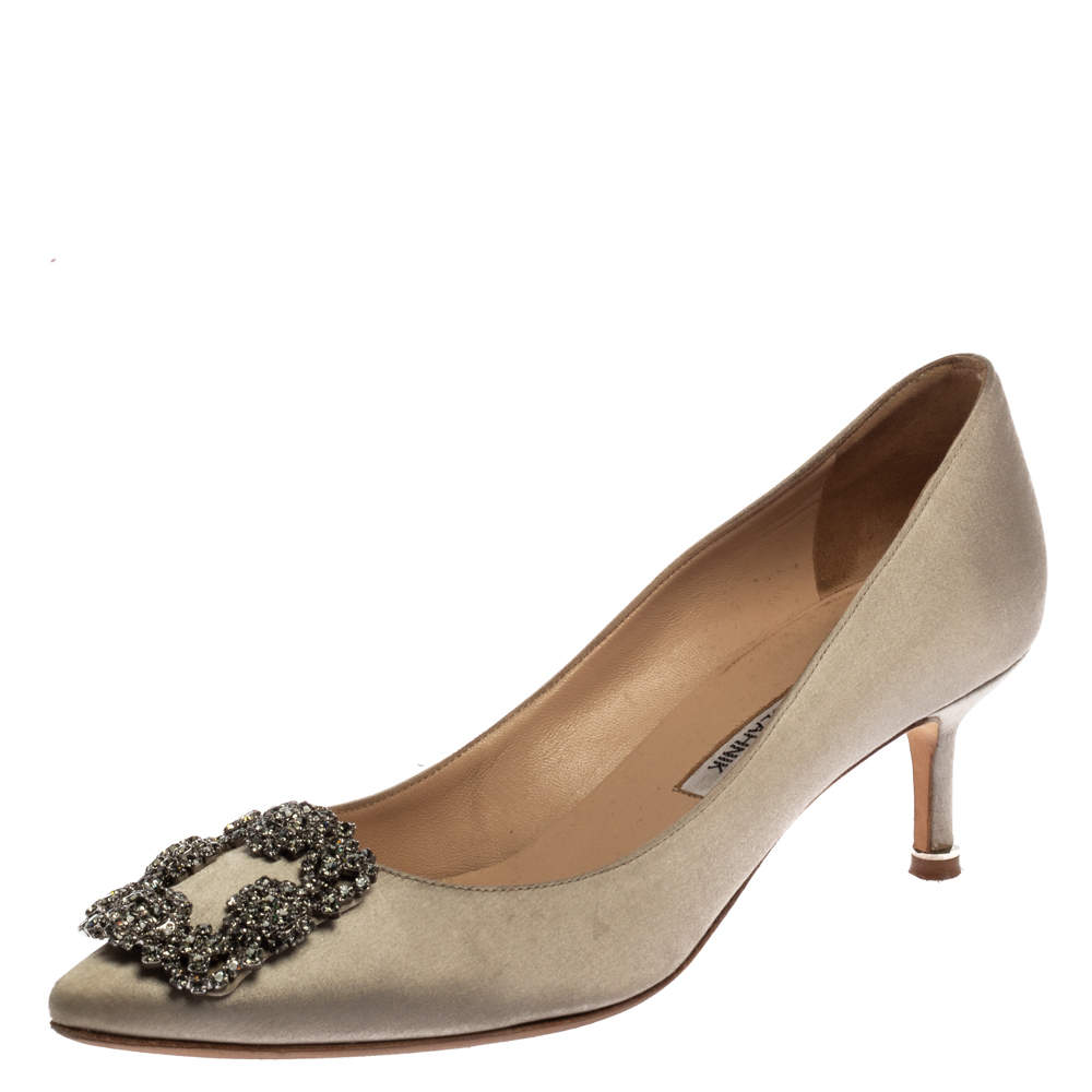 Pre Owned حذاء كعب عالي مانولو بلانيك هانغيسي مزخرف كريستال ساتان رصاصي مقاس 37