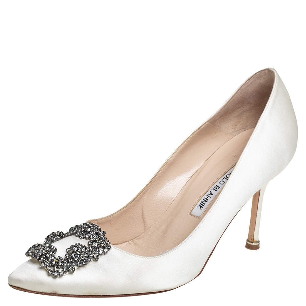مملوكة مسبقًا حذاء كعب عالي مانولو بلانيك هانغيسي ساتان أبيض مقاس 37.5