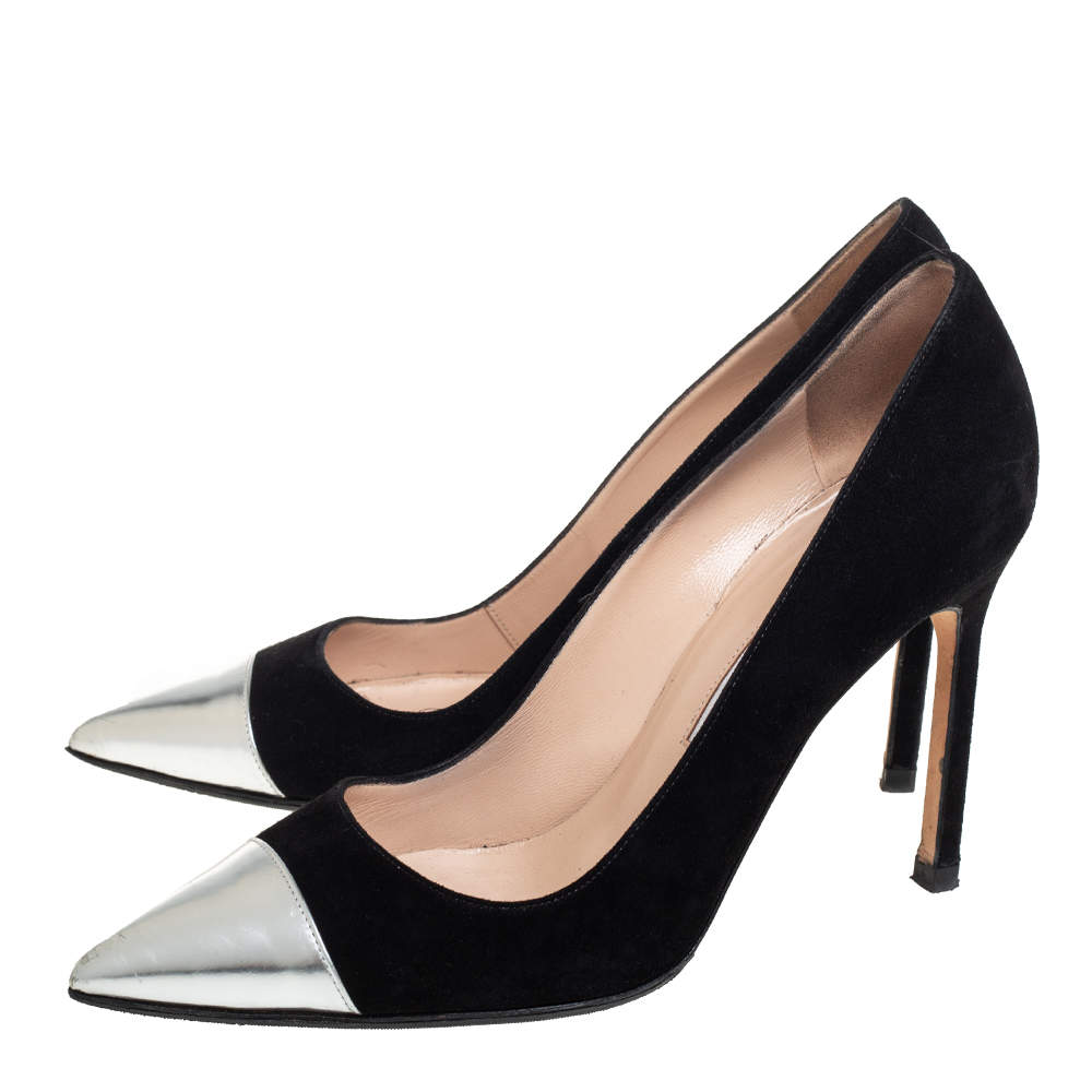 Pre Owned Manolo Blahnik Black Leather, Suede Bipunta  Pumps Size 36.5