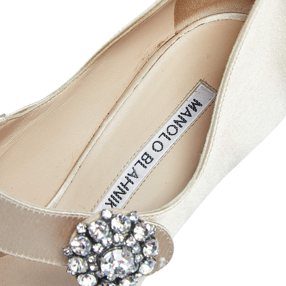 Pre Owned Manolo Blahnik Beige Satin Crystal Embellished Pointed Toe Pumps Size 37