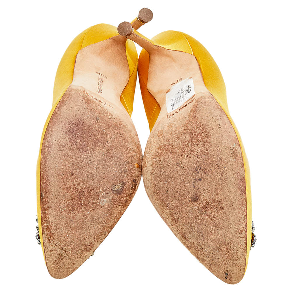 Pre Owned Manolo Blahnik Yellow Satin Hangisi Crystal Embellished Pumps Size 38.5