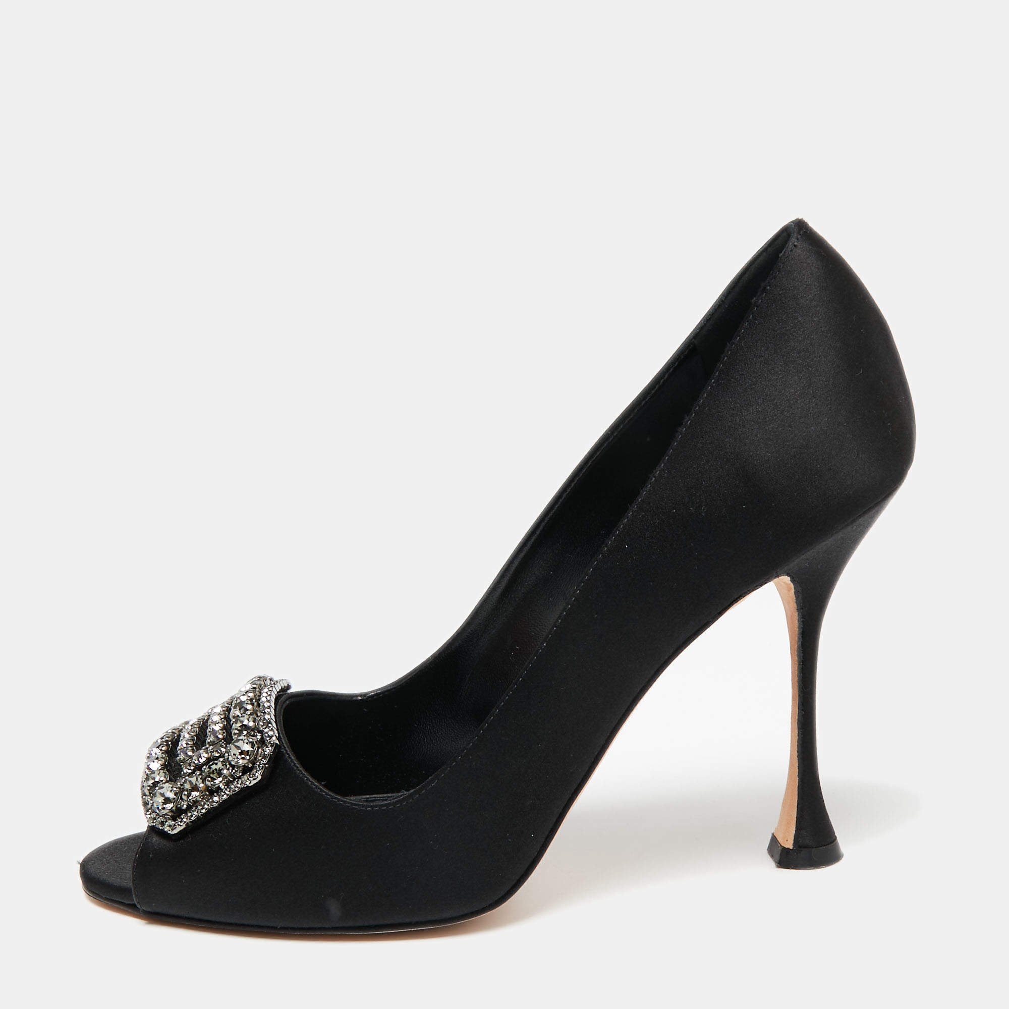 مملوكة مسبقًا Manolo Blahnik Black Satin Matik Peep Toe Pumps Size 38.5 