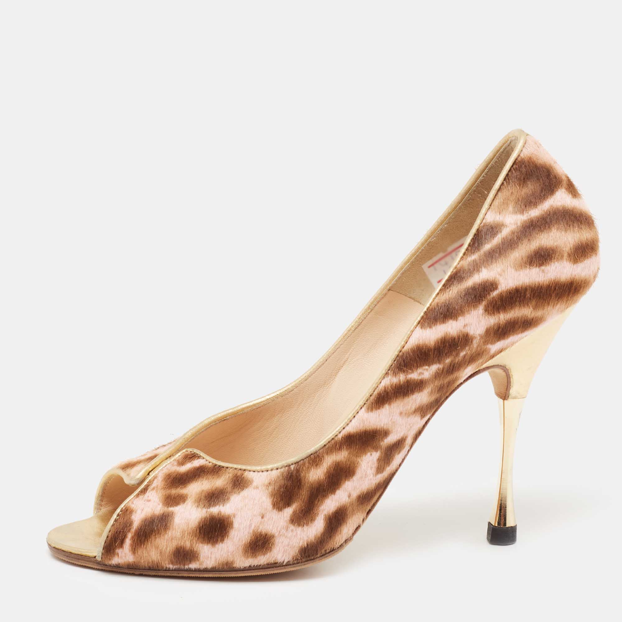 Pre Owned Manolo Blahnik Brown/White Calf Hair And Leather Peep Pumps Size 37.5