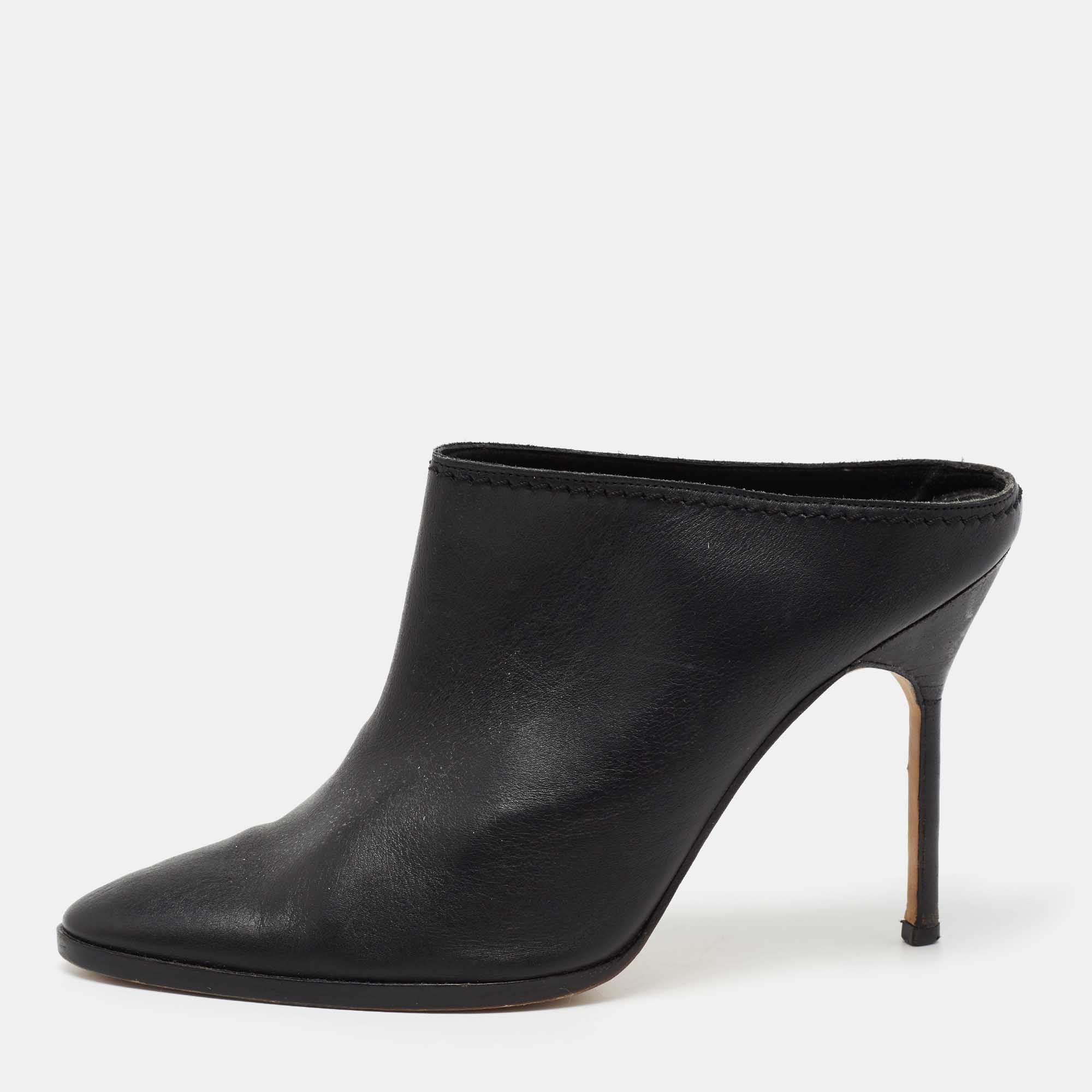 Pre Owned Manolo Blahnik Black Leather Mules Size 37.5