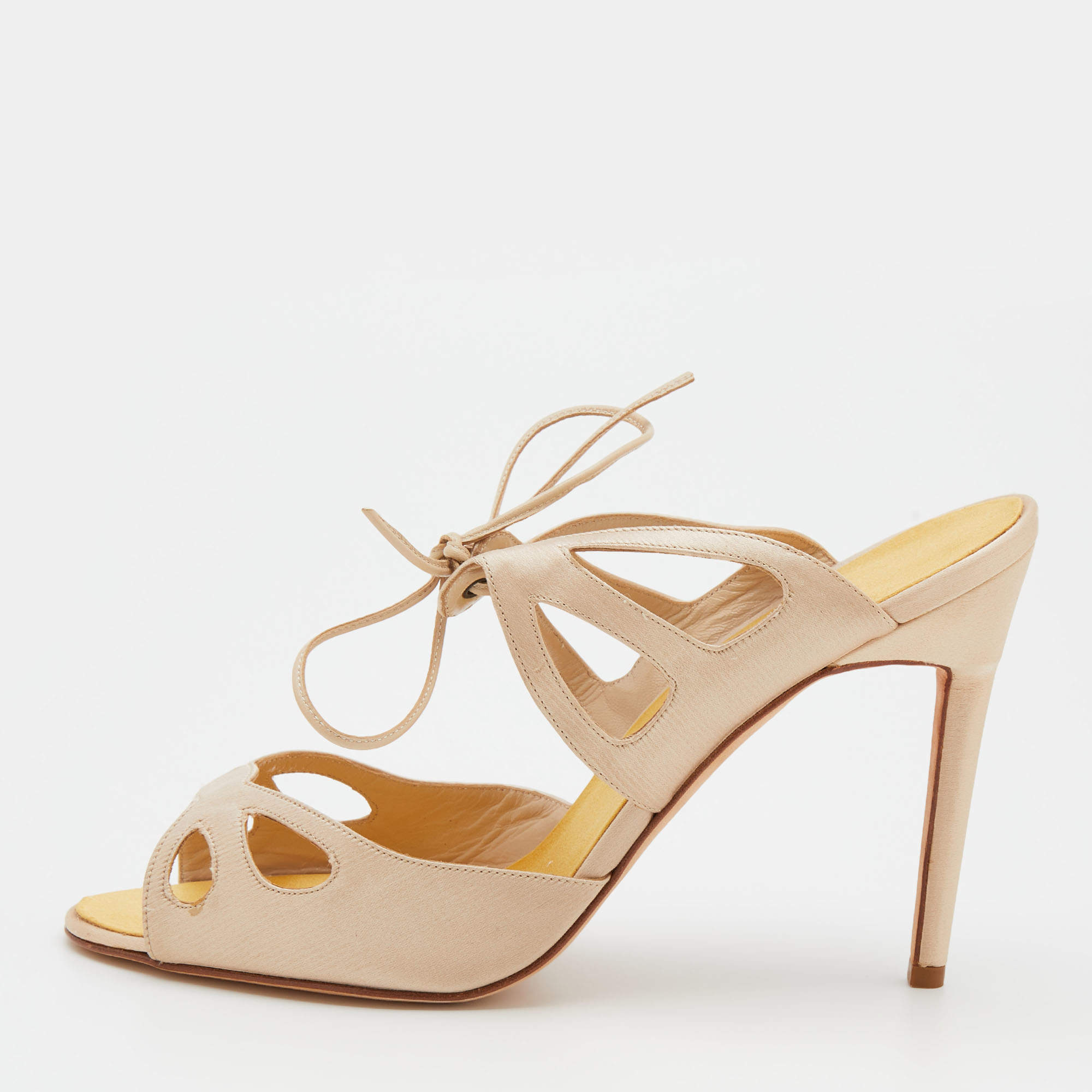 Pre Owned Manolo Blahnik Beige Satin Cut Out Lace Up Mules Size 41