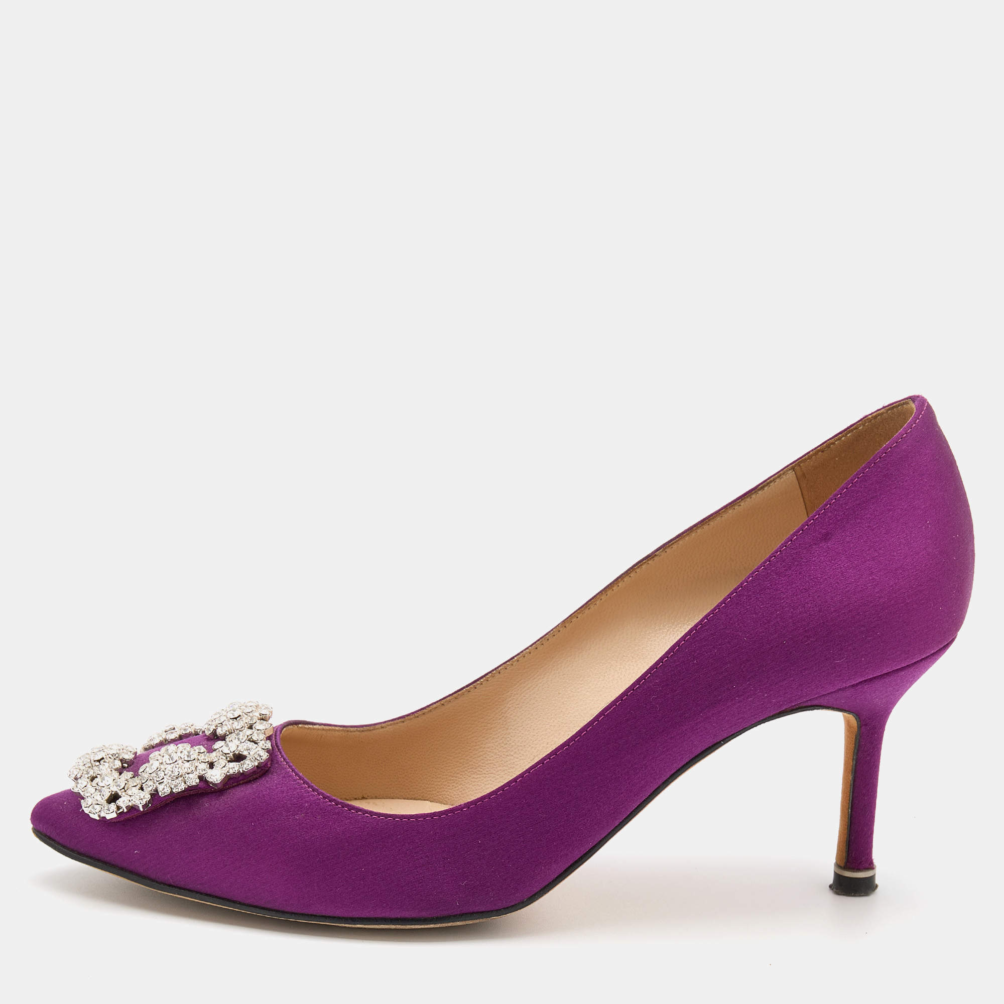 مملوكة مسبقًا Manolo Blahnik Dark Purple Satin Hangisi Crystal Embellished Pumps Size 37
