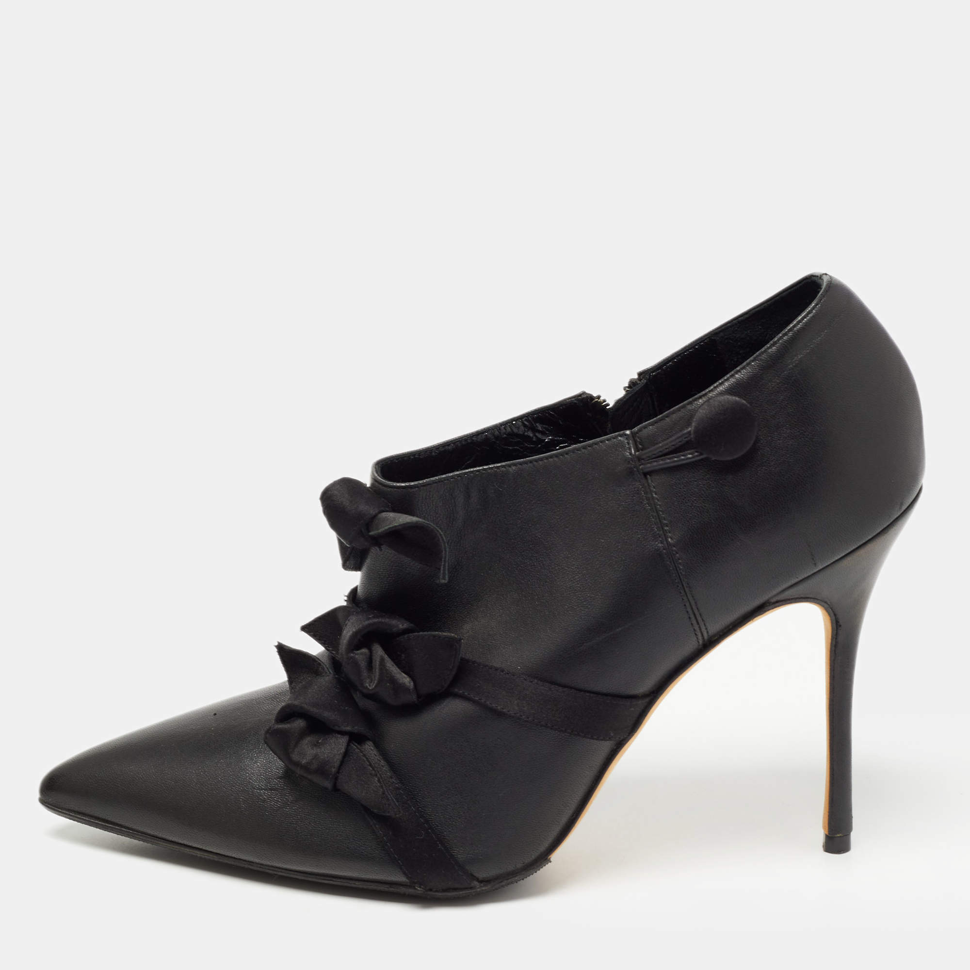 Pre Owned Manolo Blahnik Black Leather Bow Booties Size 40.5