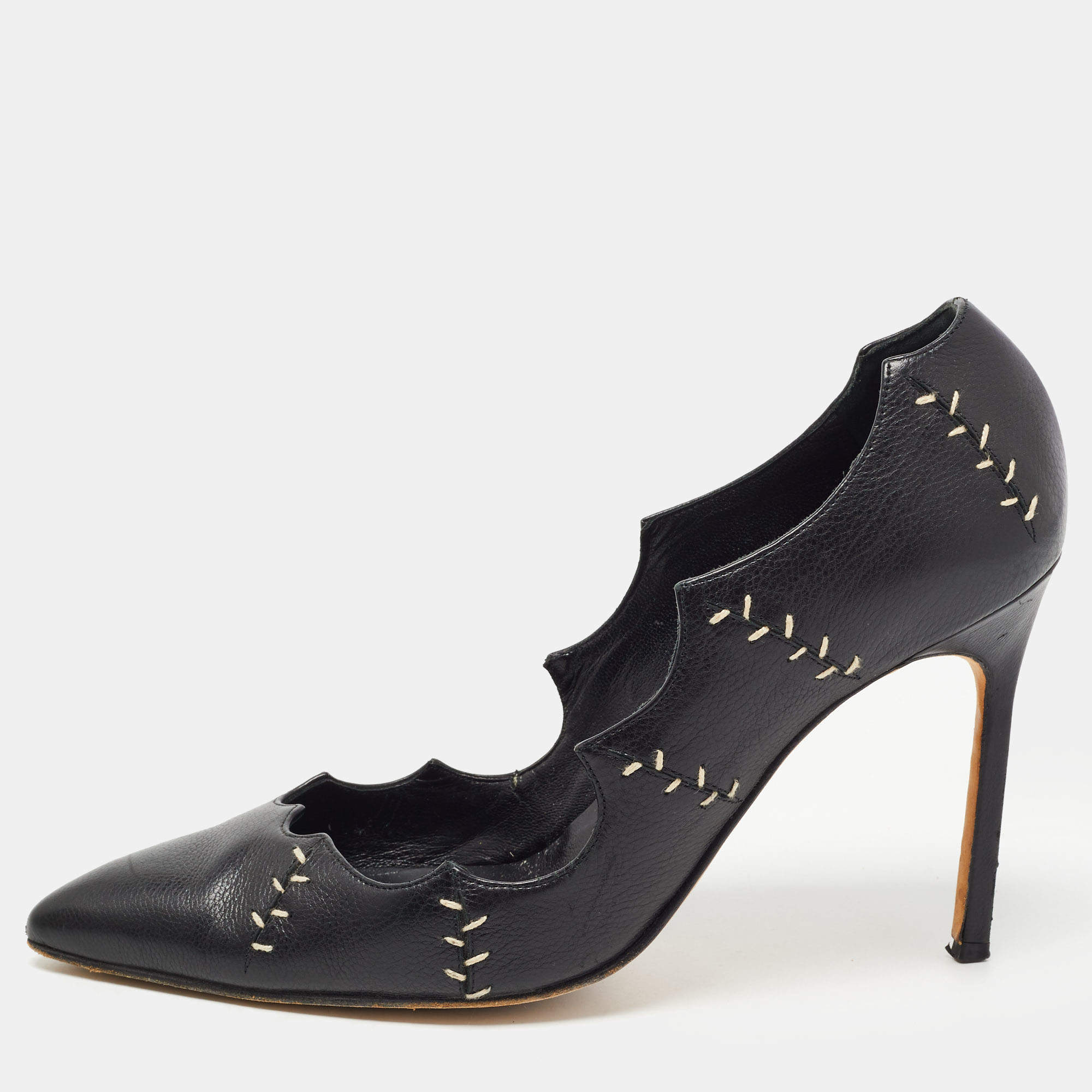 Pre Owned Manolo Blahnik Black Stitch Detail Leather Scalloped Pointed Toe Pumps Size 39.5