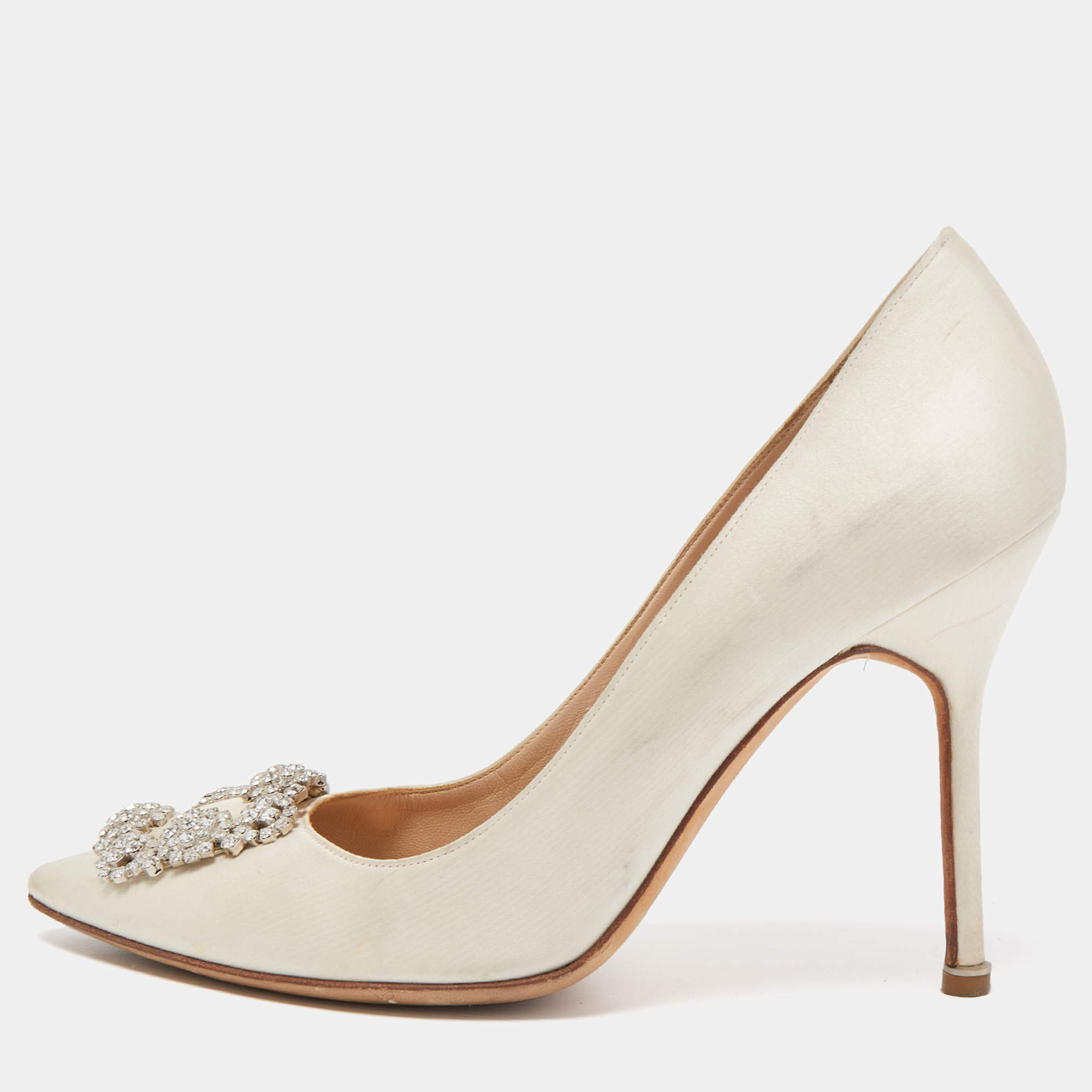 Pre Owned Manolo Blahnik Beige Satin Hangisi Crystal Embellished Pumps Size 40