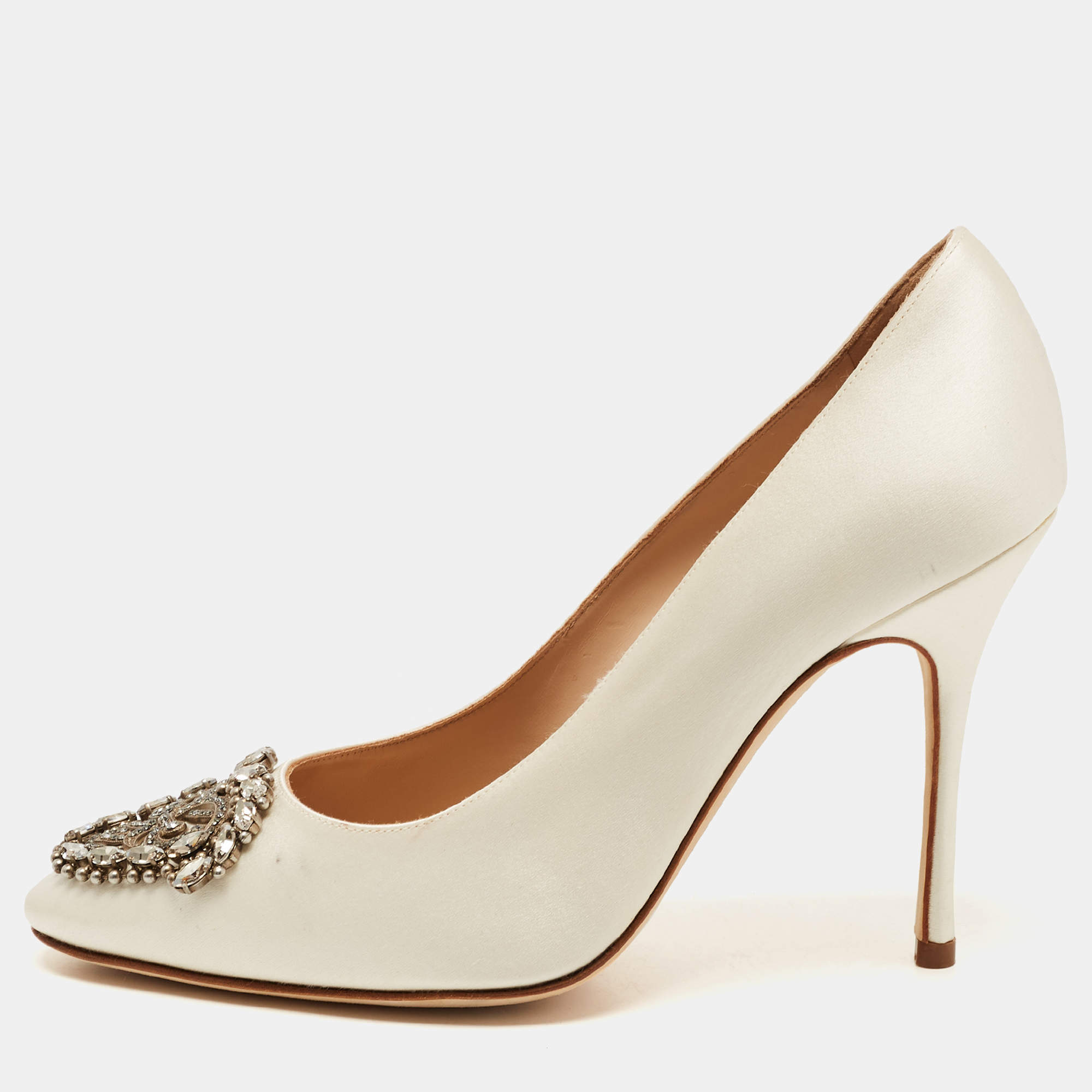 Pre Owned Manolo Blahnik White Satin Okkava Pumps Size 36.5