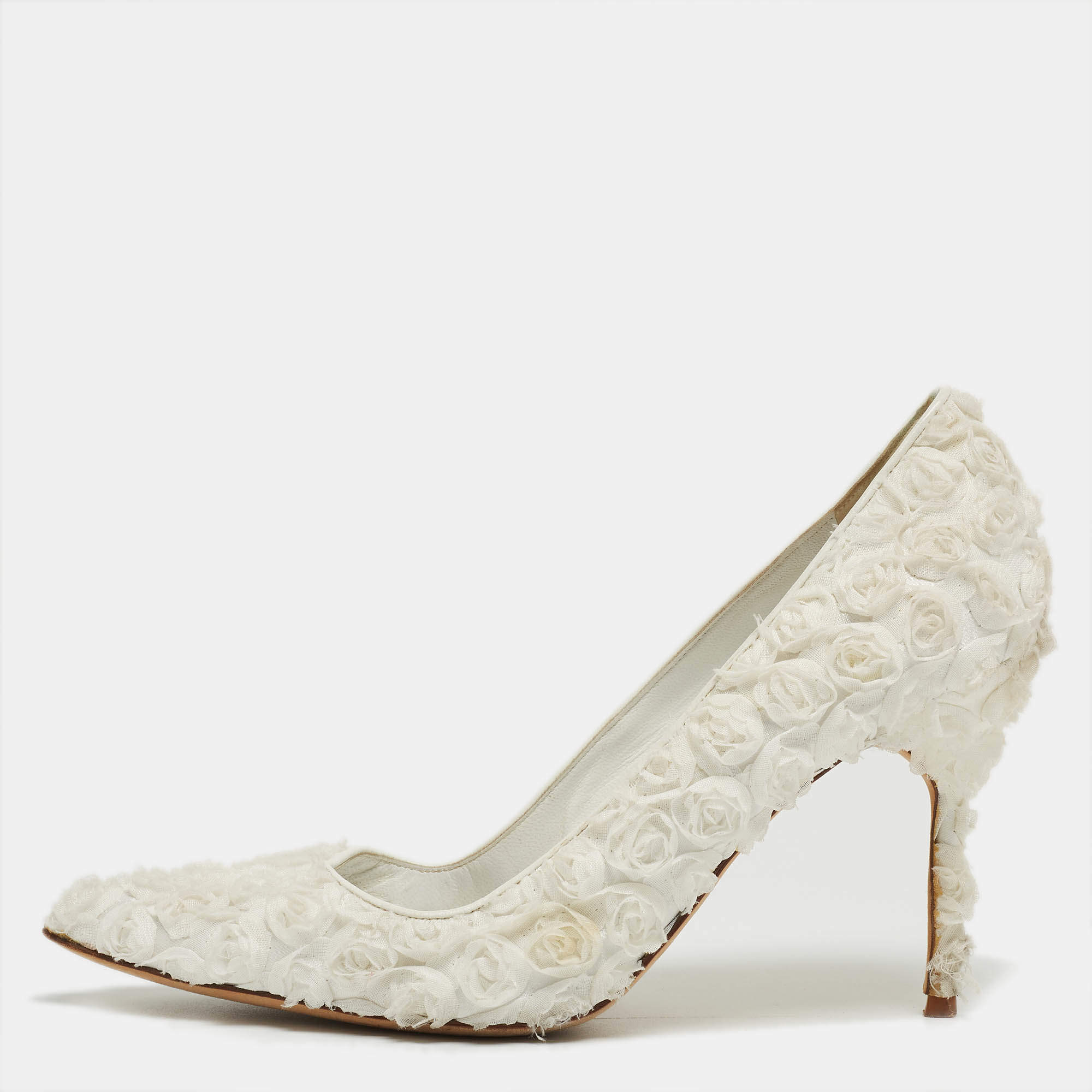 Pre Owned Manolo Blahnik White Floral Lace Pointed Toe Pumps Size 38.5