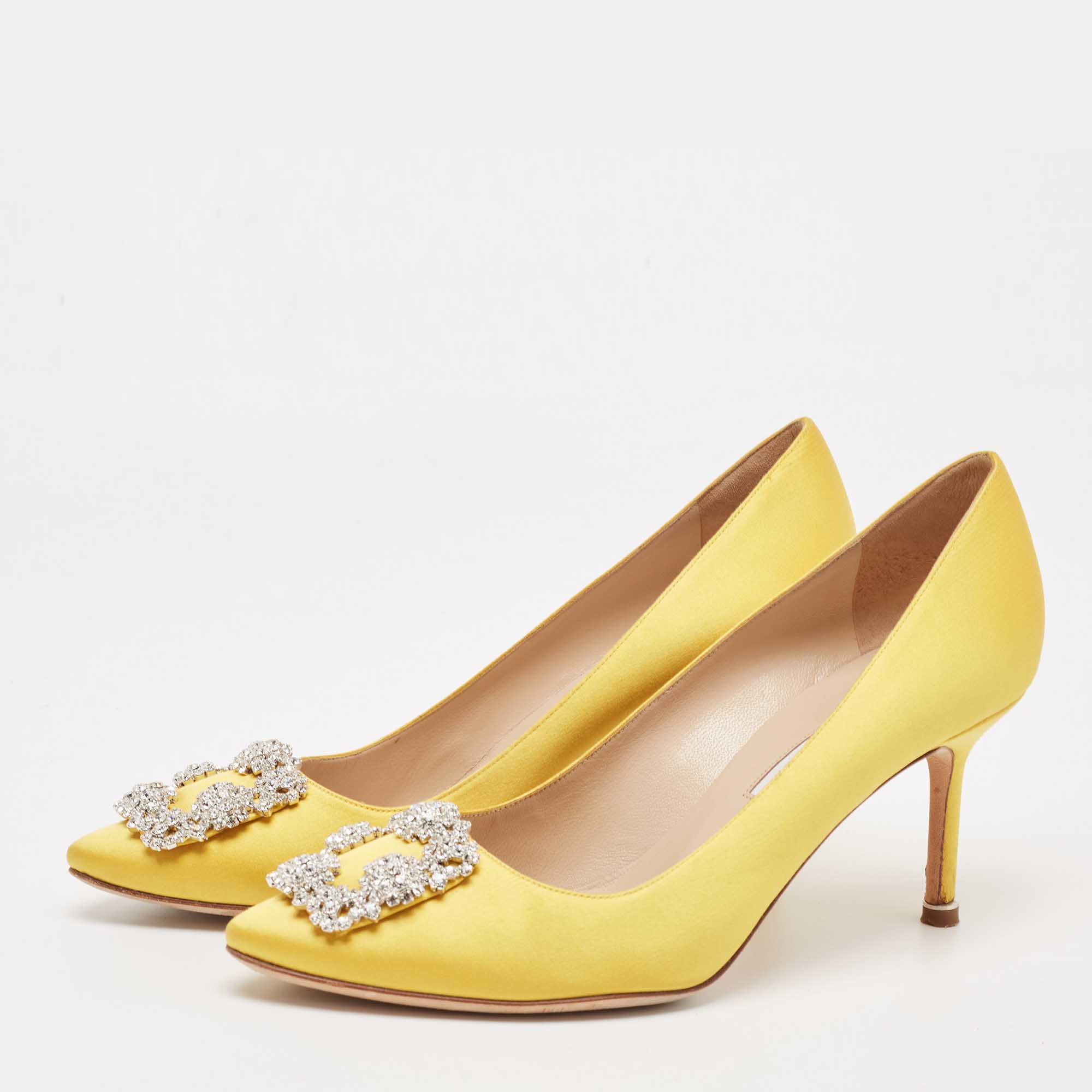 Yellow manolo blahnik on sale hangisi