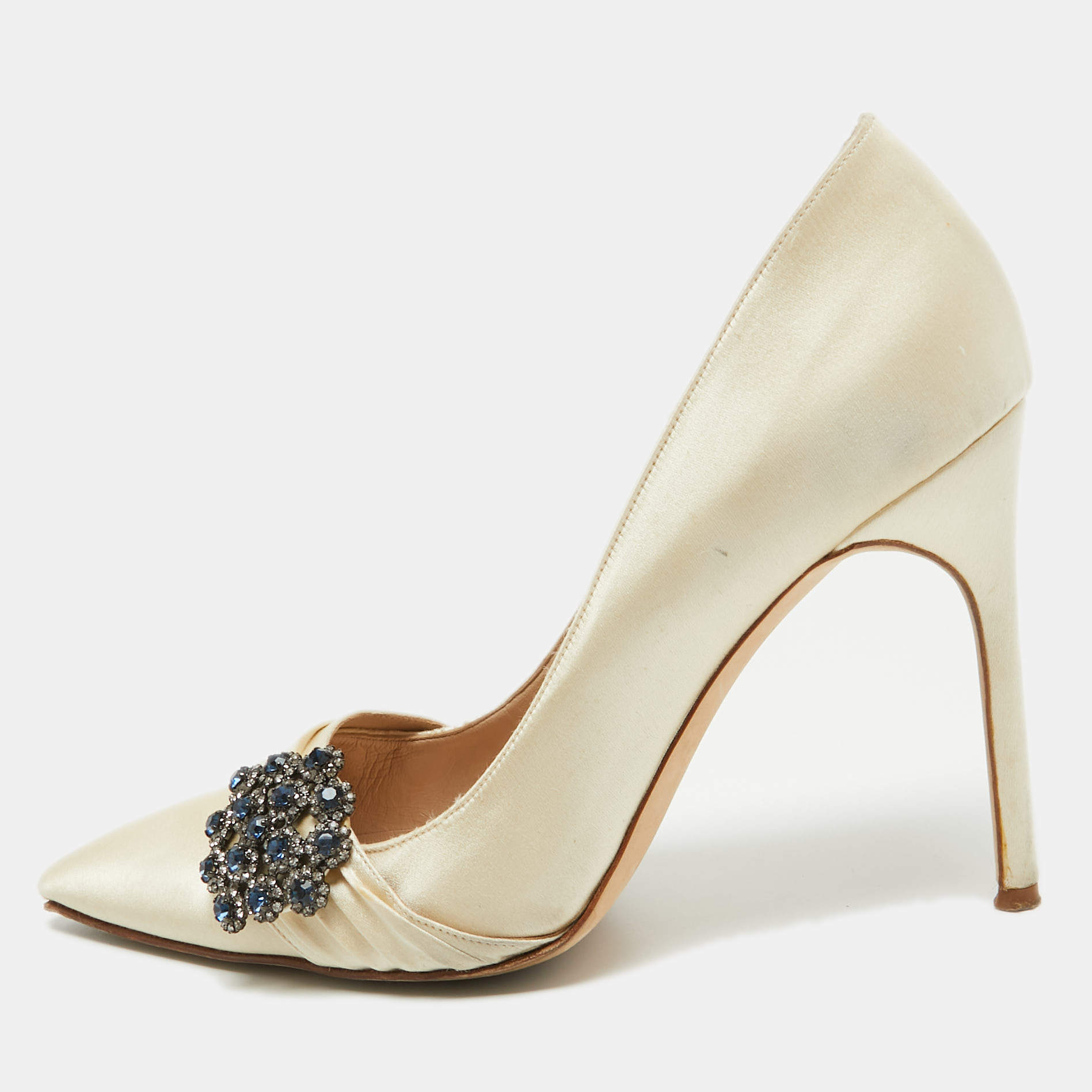 Pre Owned Manolo Blahnik Cream Satin Crystal Embellished Pumps Size 38