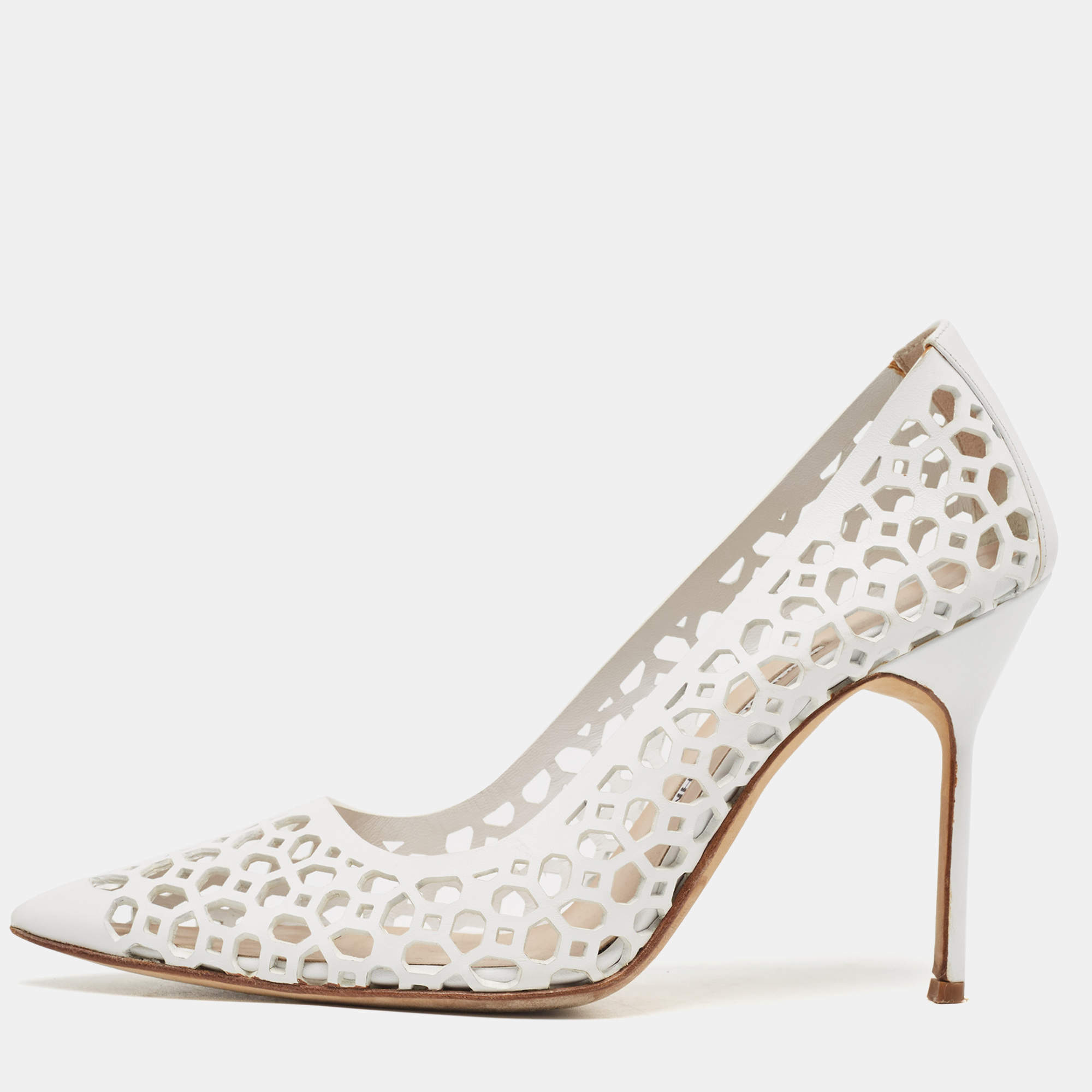 Pre Owned Manolo Blahnik White Leather Lasercut Accents Pumps Size 37