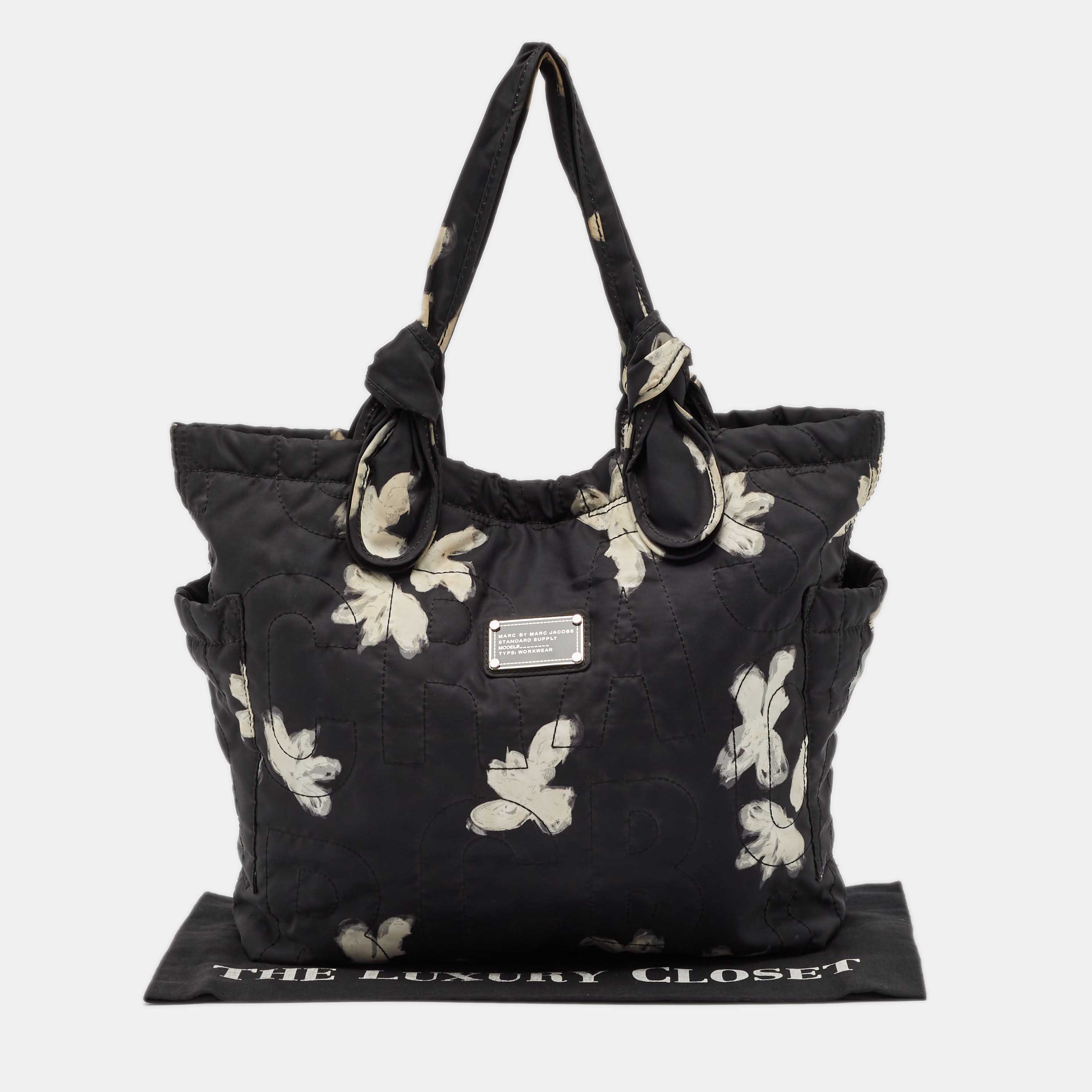 مملوكة مسبقًا Marc by Marc Jacobs Black/White Nylon Floral Pretty Tate Tote