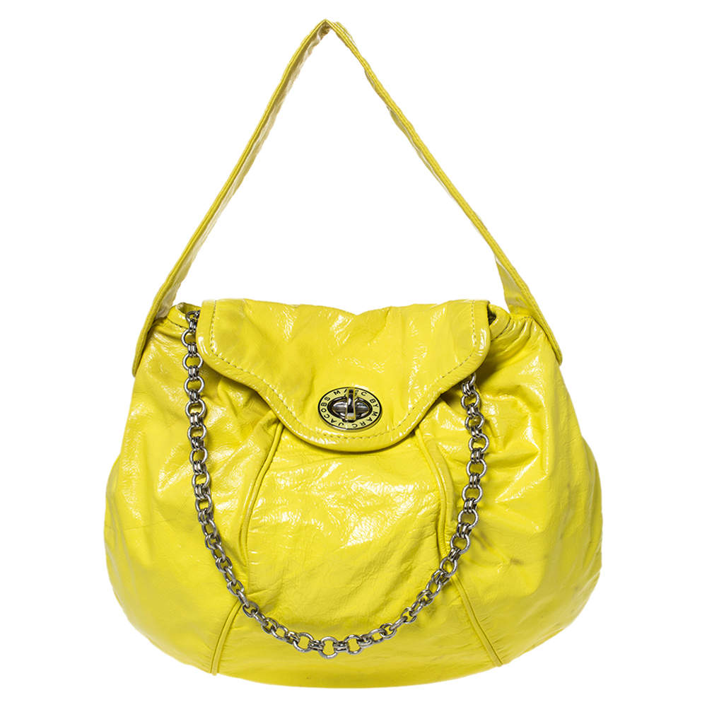 Pre Owned حقيبة مارك باي مارك جاكوبس جلد أصفر لامع بقفل دوار وقلاب