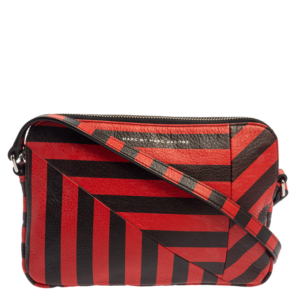 مملوكة مسبقًا حقيبة كروس مارك باي مارك جاكوبس "تورن اروند داني" جلد مخطط أسود و أحمر