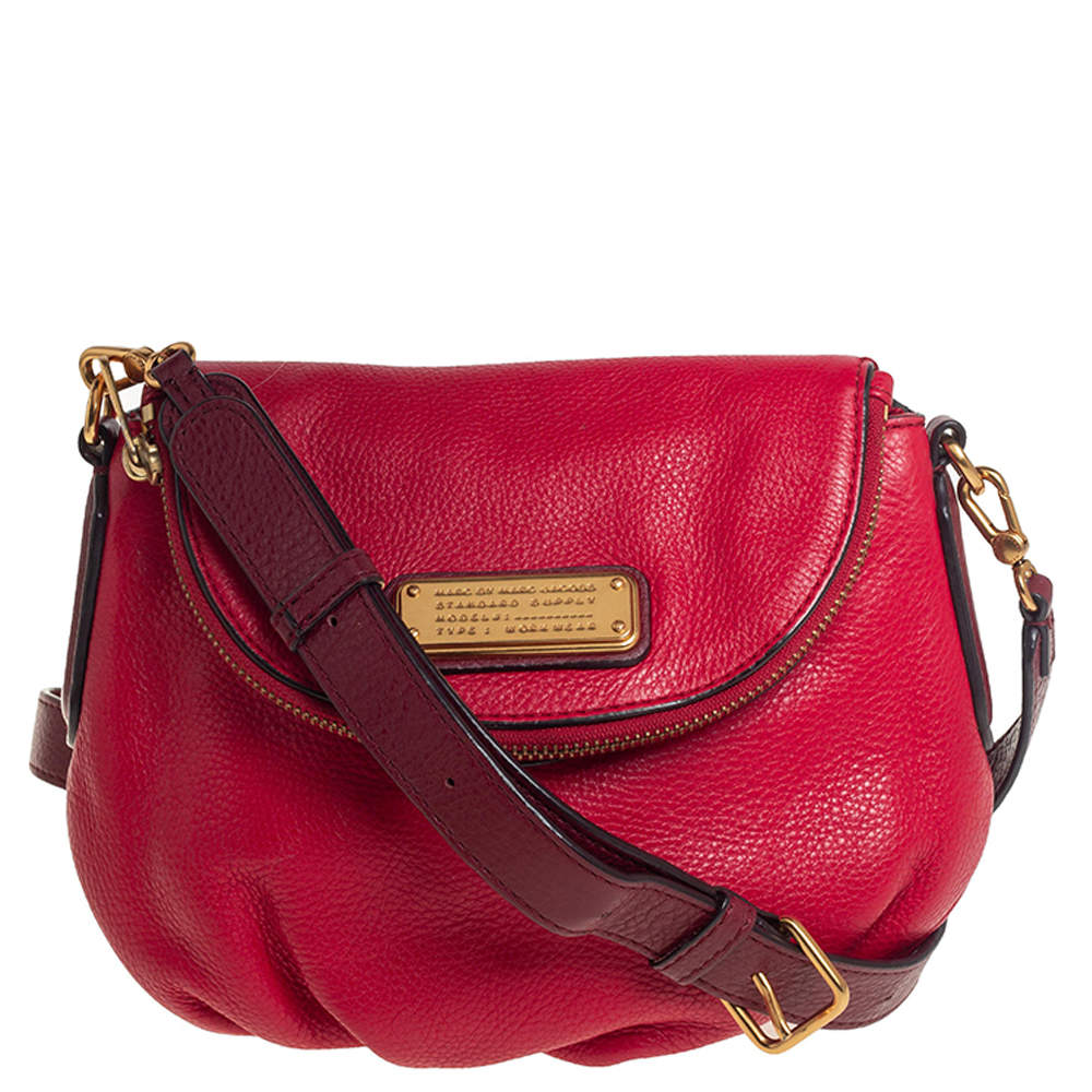 【マークジェイコブス】 leather　handbag　CLASSIC Q　赤 マーク ジェイコブス“名品バッグ”「クラシック Q」が復刻、丸み