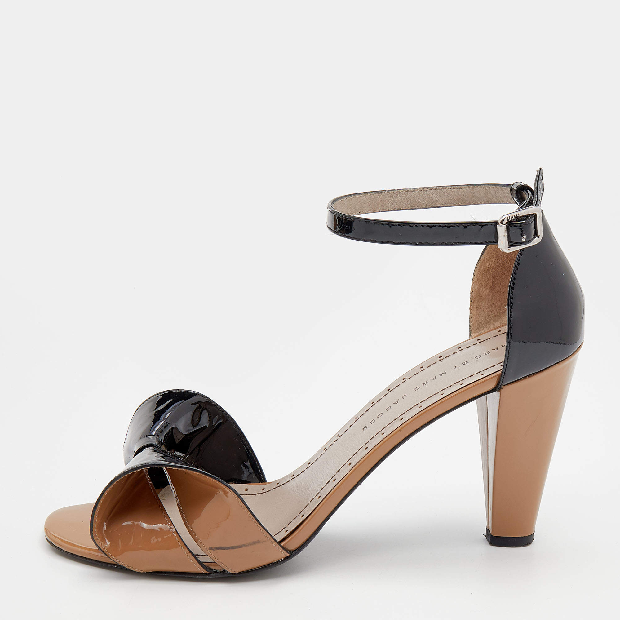 Pre Owned Marc by Marc Jacobs Black/Beige Patent Leather Bow Ankle Strap Sandals Size 41