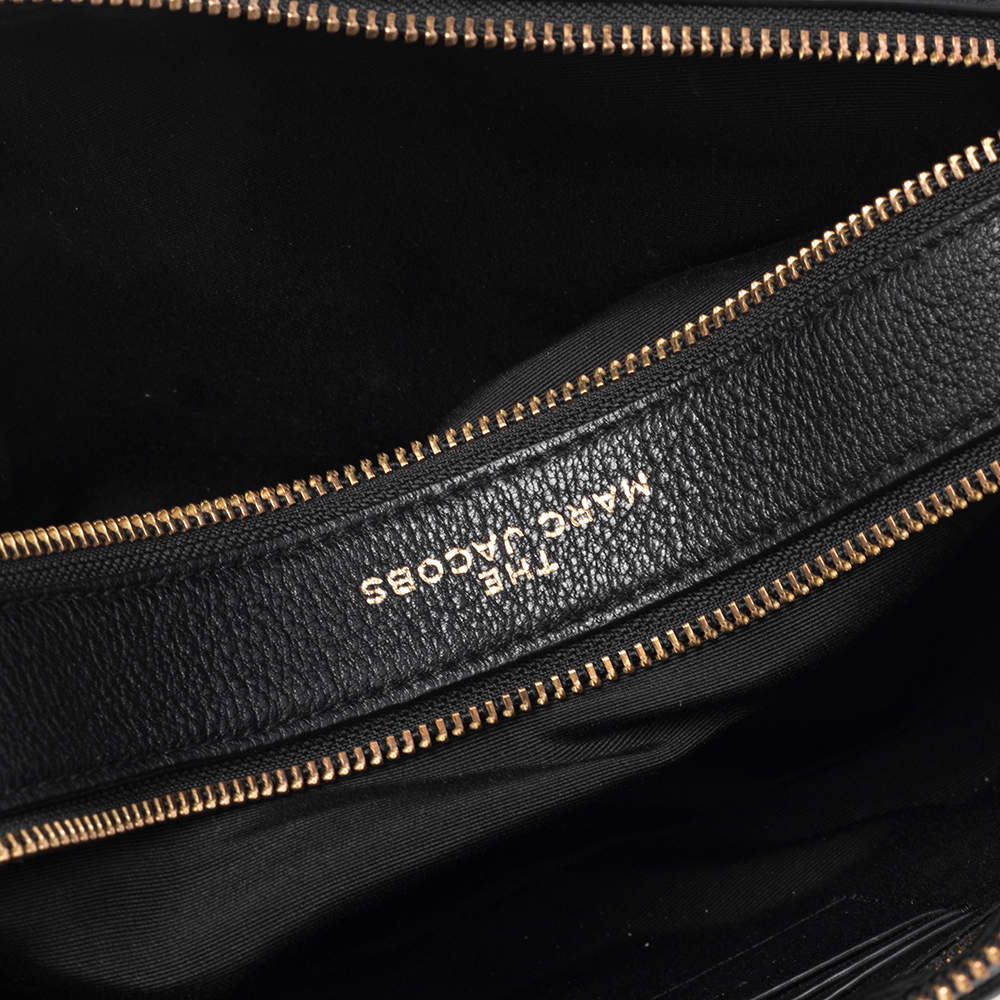 MARC JACOBS: The Softshot 27 bag in hammered leather - Black