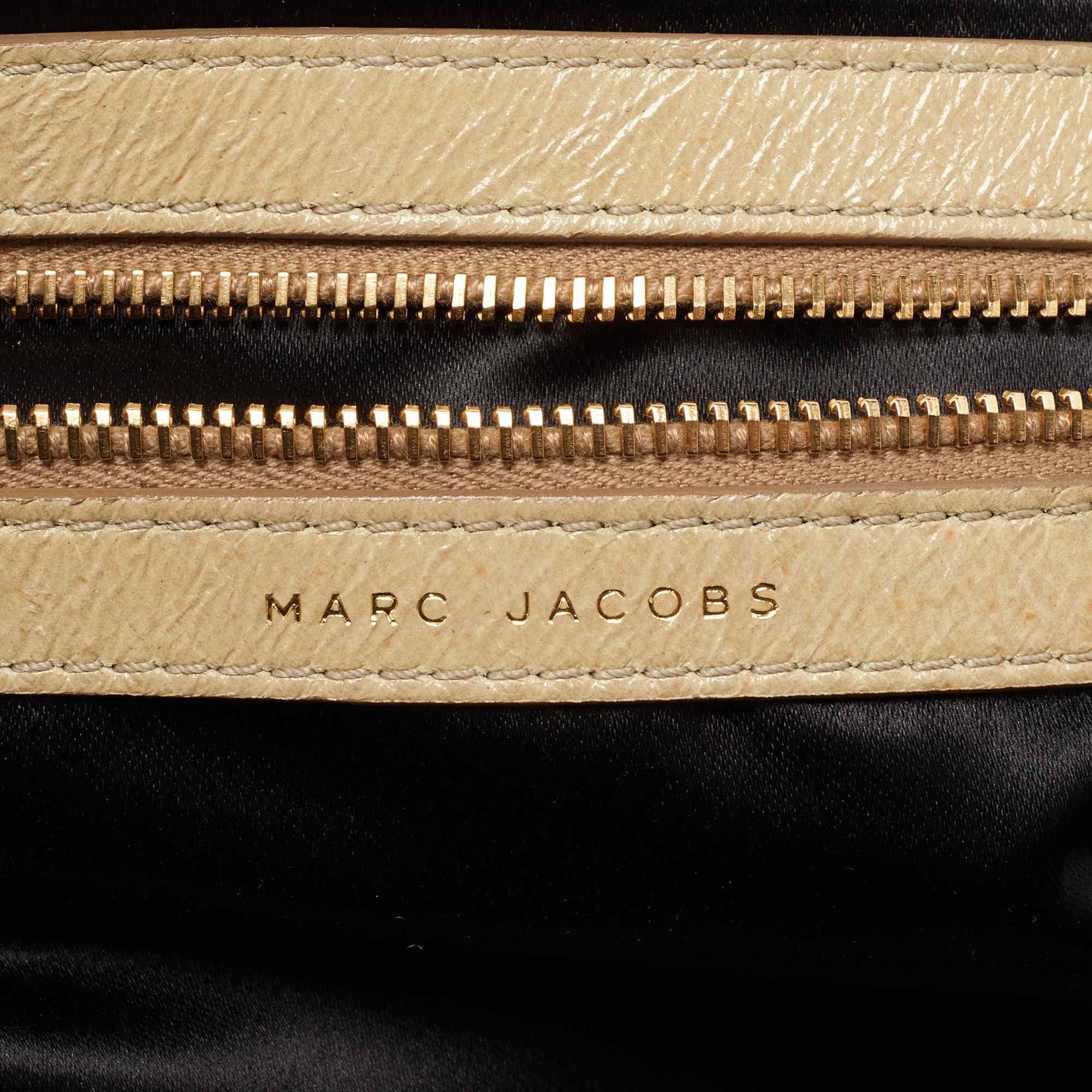 Pre Owned Marc Jacobs Cream Leather Embellished Hobo