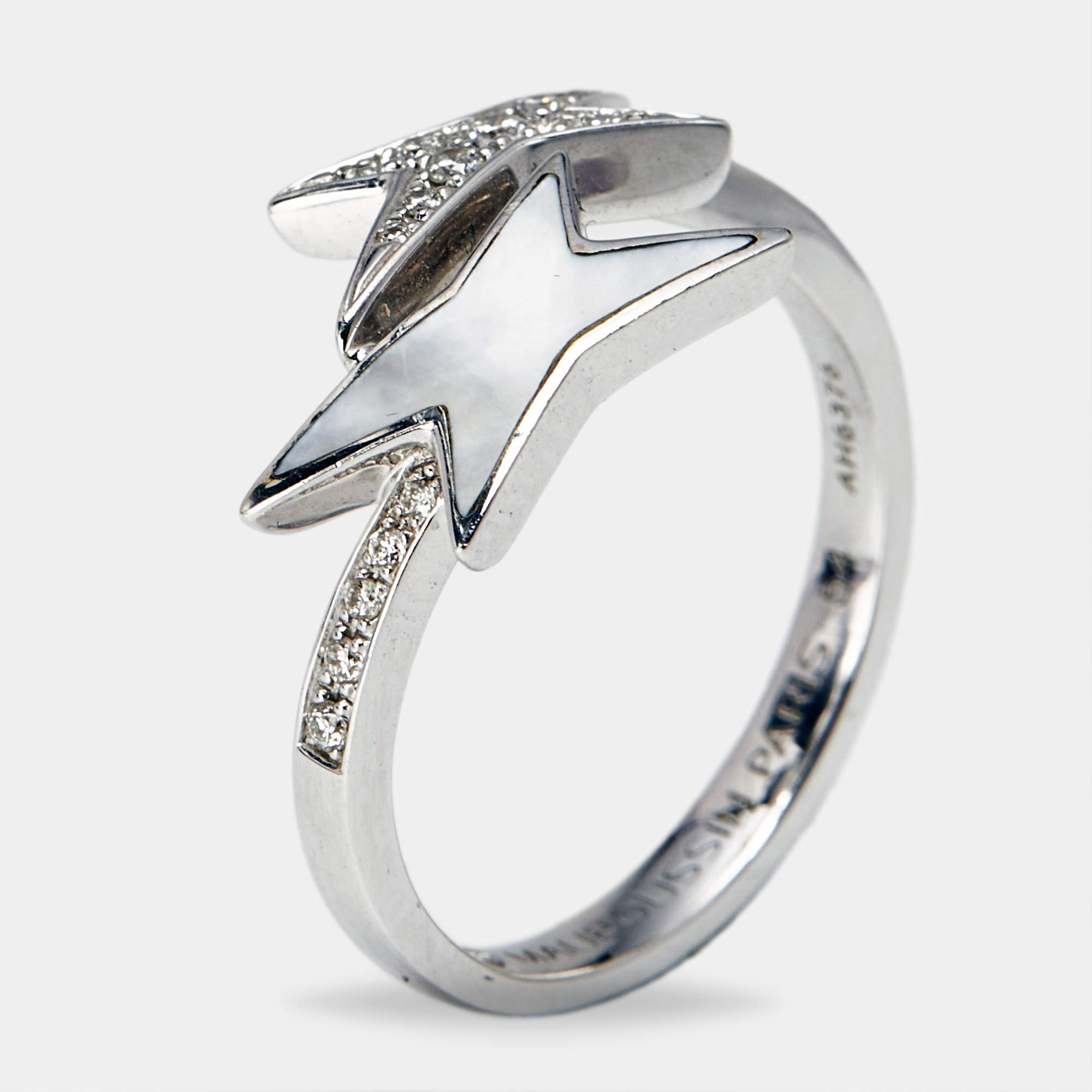 Pre Owned Mauboussin Etoile de Vie Mother of Pearl DIamonds 18k White Gold Ring Size 53