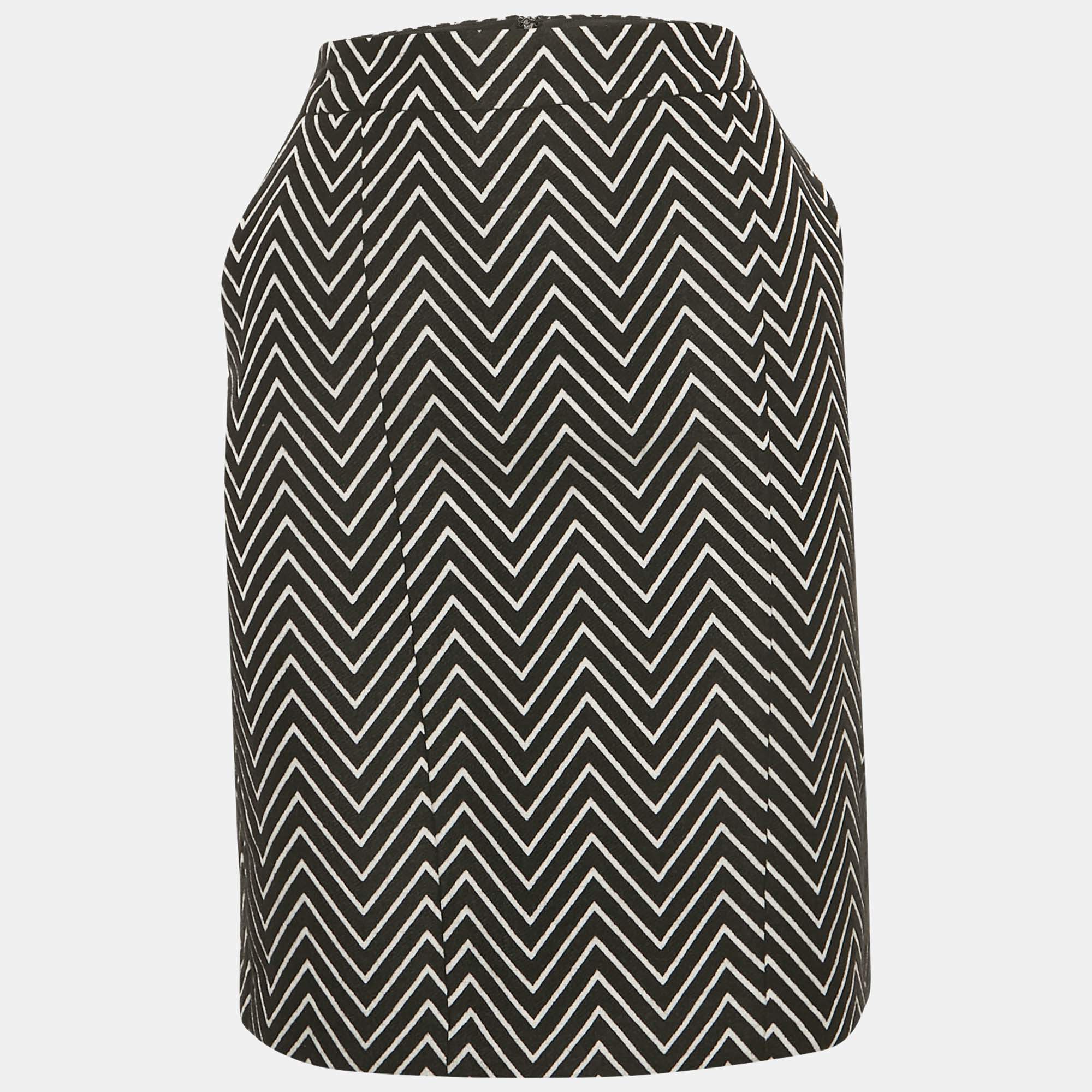 Pre Owned Max & Co. Black/White Chevron Patterned knit Short Skirt M