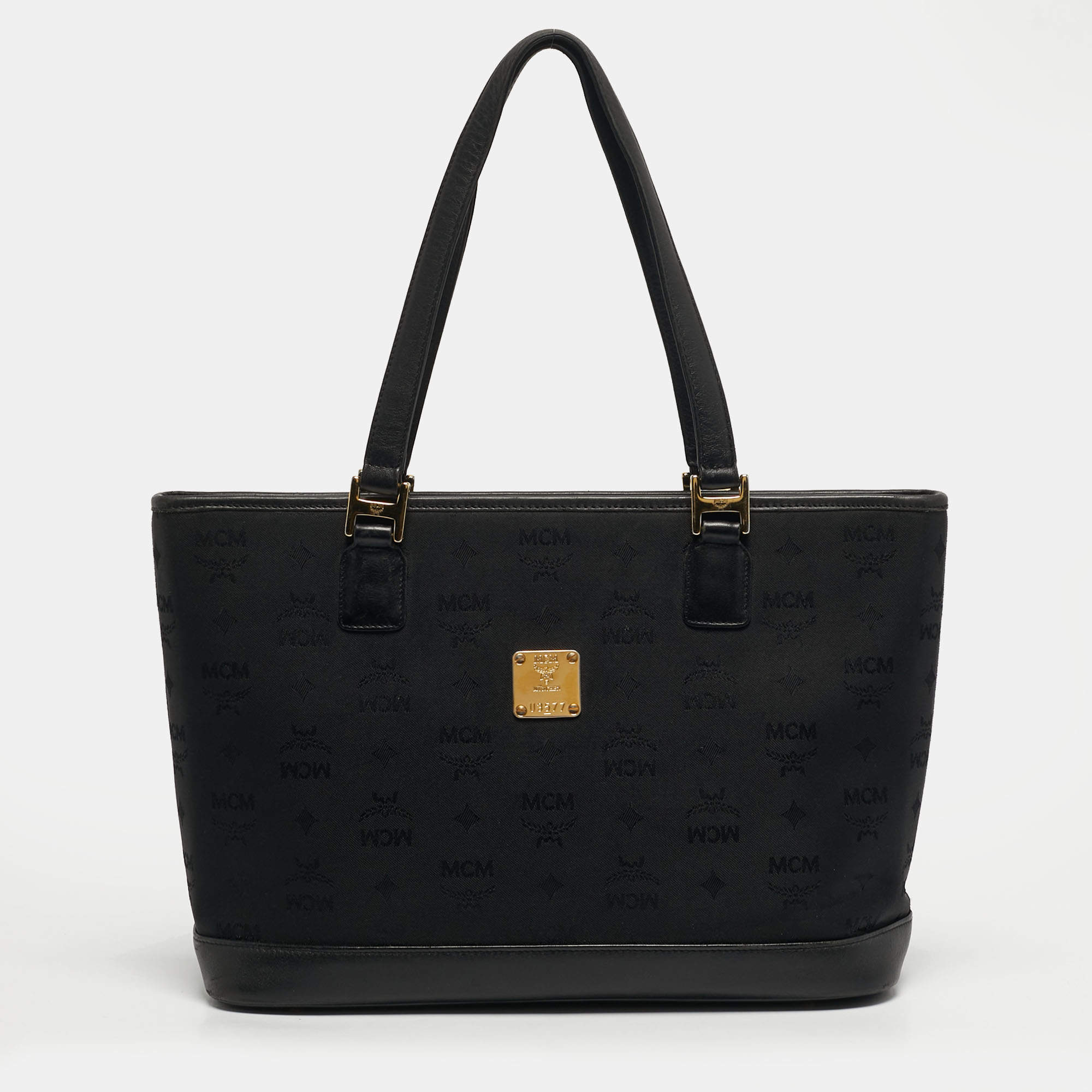 Pre Owned حقيبة إم سي إم قماش وجلد فيستوس سوداء بسحاب علوي