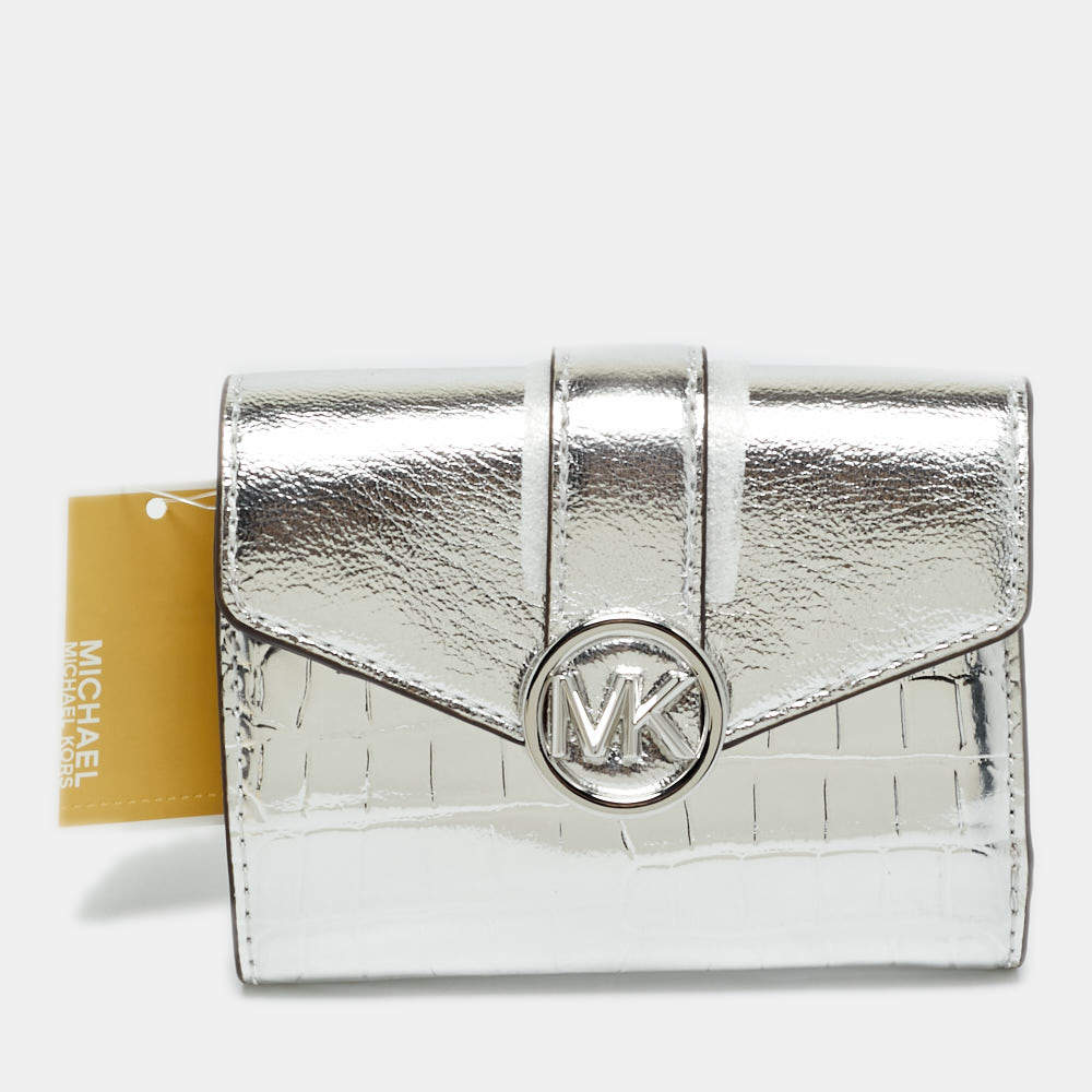 مملوكة مسبقًا Michael Kors Greenwich Silver Croc Embossed Leather Trifold Wallet