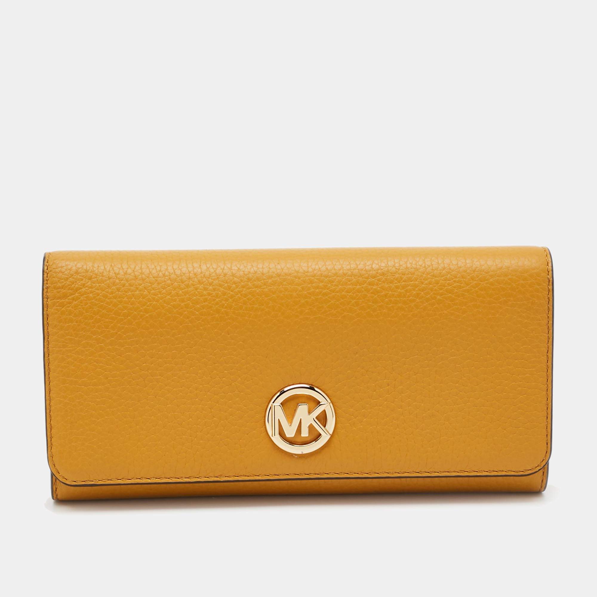 مملوكة مسبقًا Michael Kors Fulton Mustard Leather Continental Wallet