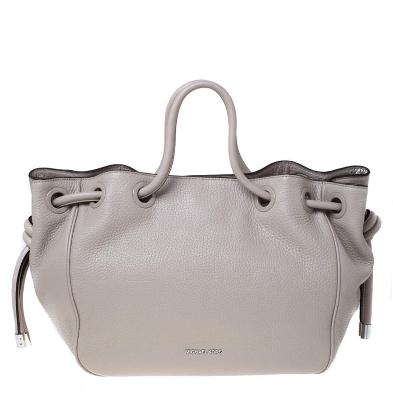 Pre Owned  MICHAEL Michael Kors Light Beige Leather Drawstring Hobo