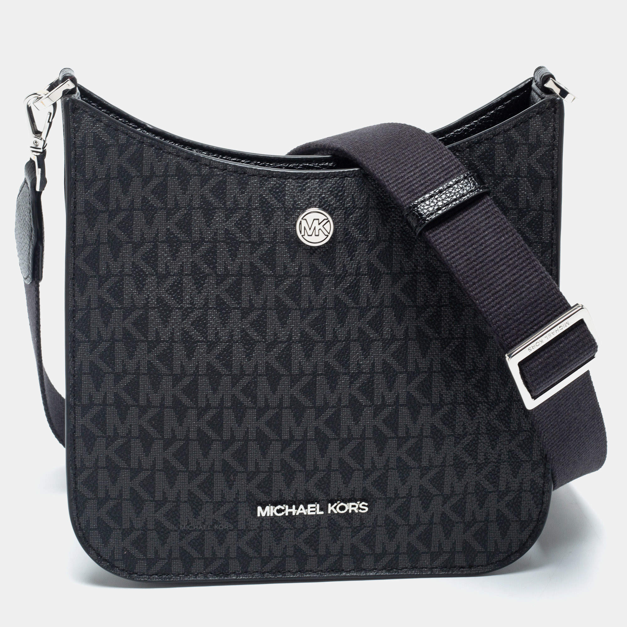 Pre Owned Michael Kors Black Signature Coated Canvas  Briley Messenger Bag