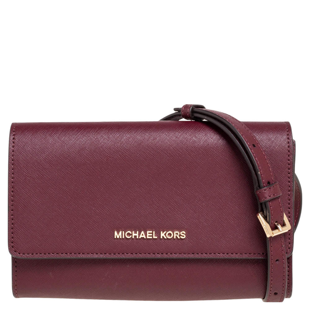 مملوكة مسبقًا Michael Kors Burgundy Saffiano Leather Jet Set Travel Wallet on Chain