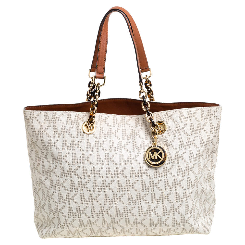 Pre Owned حقيبة شوبر مايكل مايكل كورس سينثيا كانفاس مقوى أبيض بالشعار