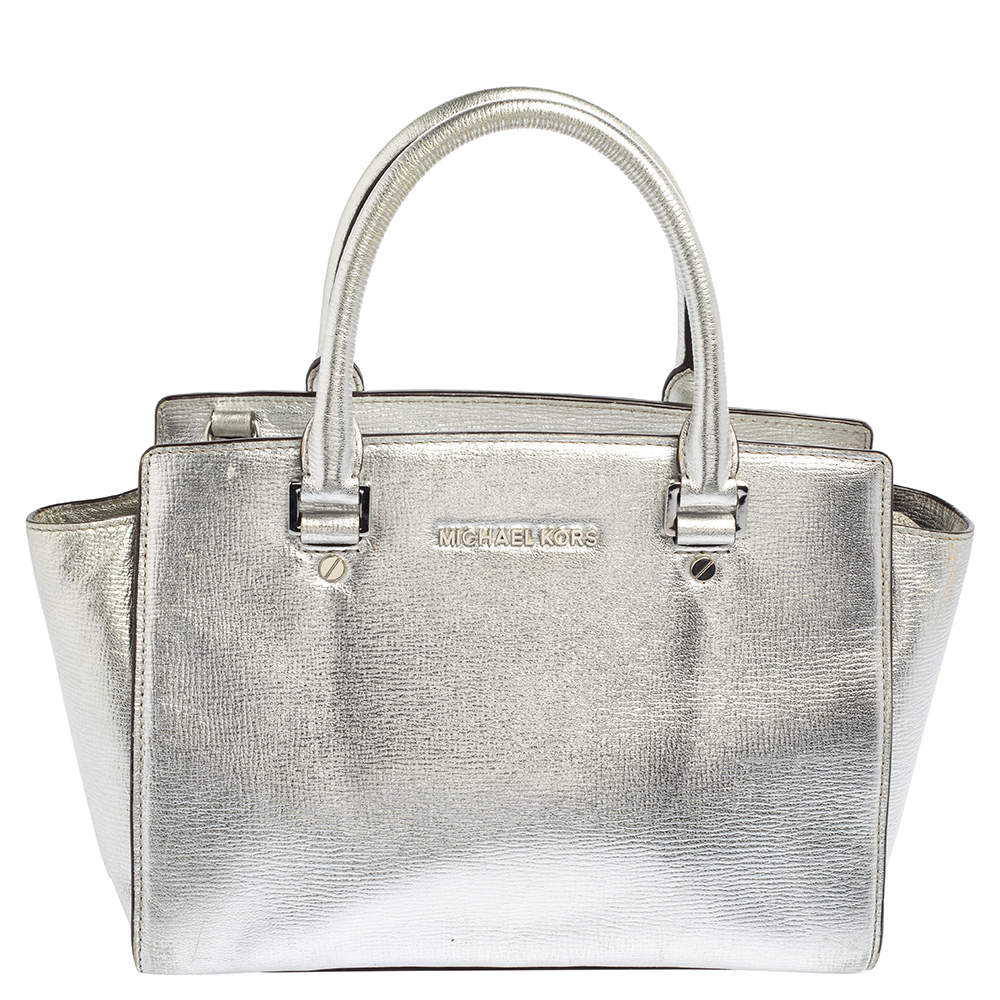 Pre Owned MICHAEL Michael Kors Metallic Silver Leather Medium Selma Satchel
