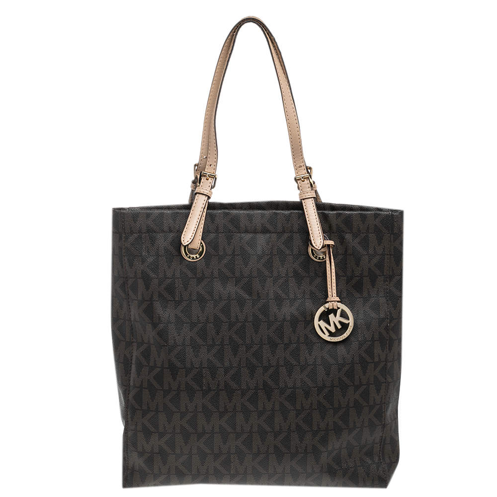 مملوكة مسبقًا حقيبة يد توتس مايكل مايكل كورس جيت سيت كانفاس بالشعار بنية كبيرة