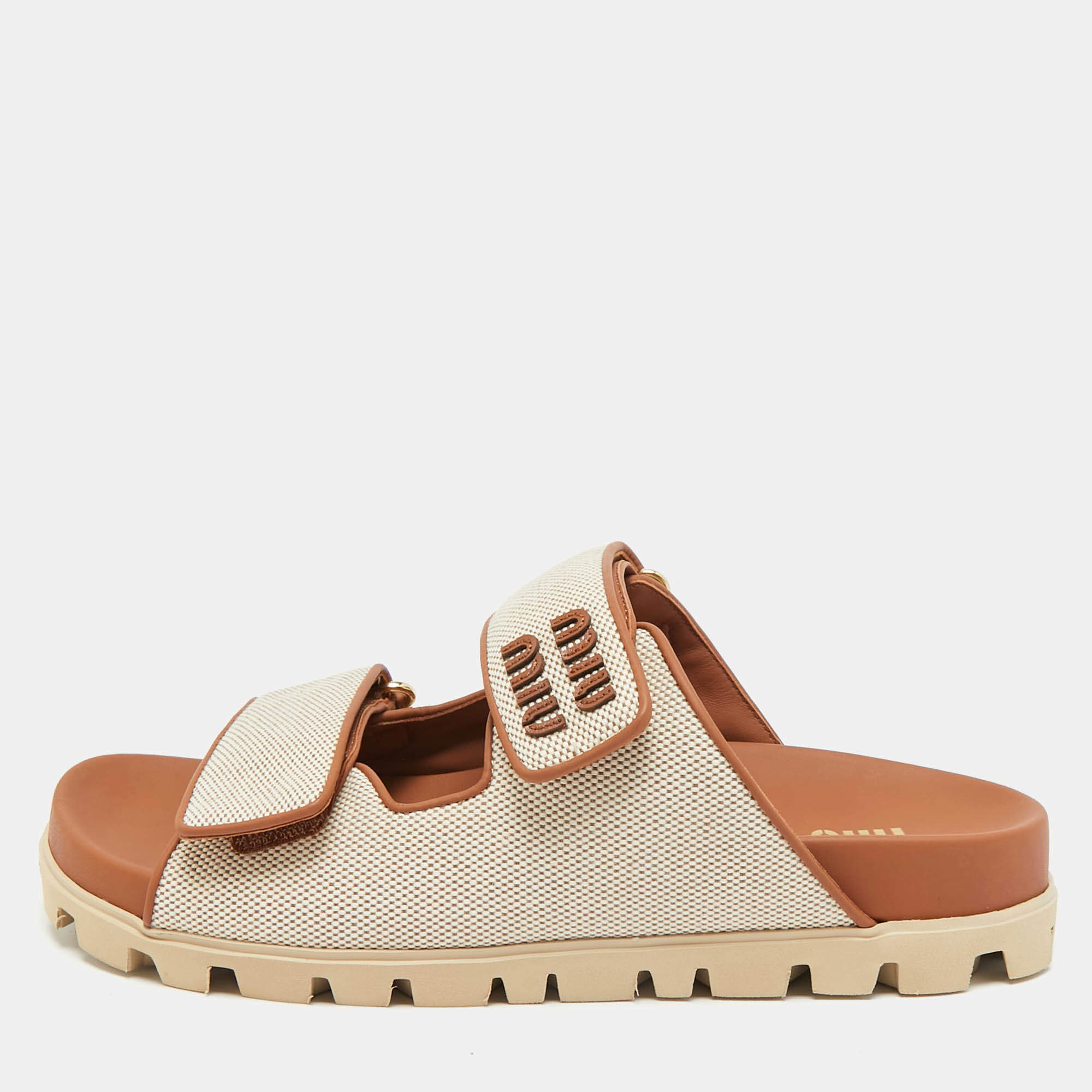 Pre Owned صندل سلايد ميوميو مسطح بتأثير الرافيا المنسوج بيج مقاس 37