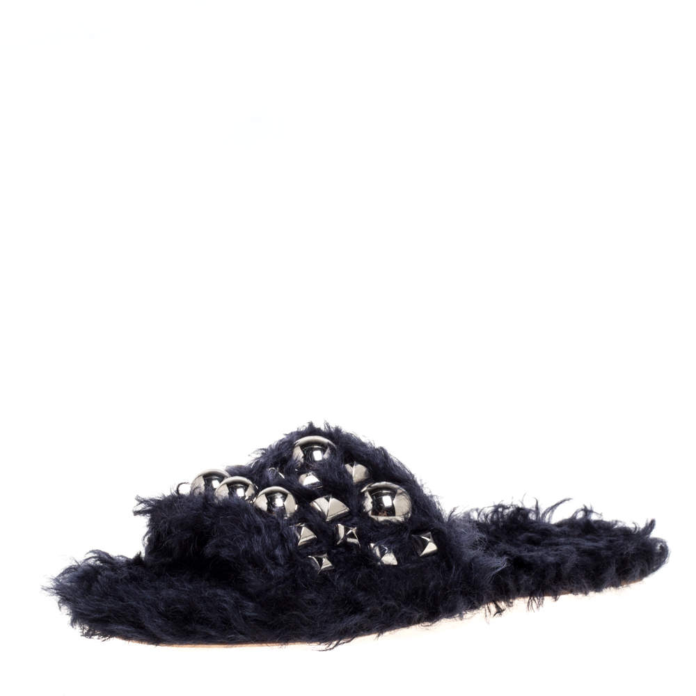 مملوكة مسبقًا Miu Miu Navy Blue Faux Fur Eco Shearling Flat Slides Size 36.5
