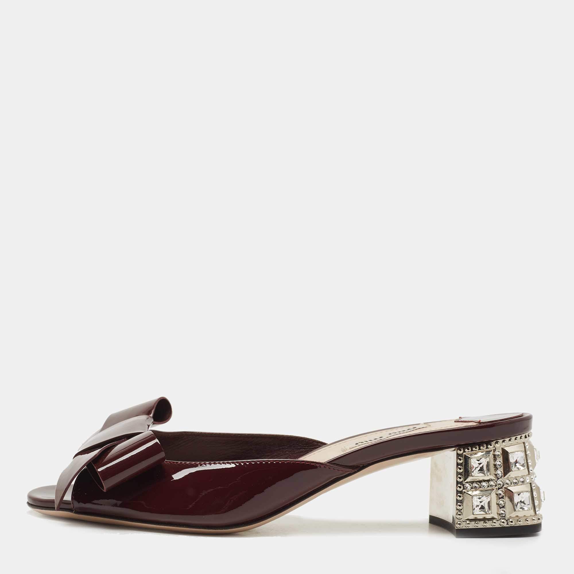 Miu Miu Burgundy Patent Leather Bow Crystal Embellished Block Heel Slide Sandals Size 37.5