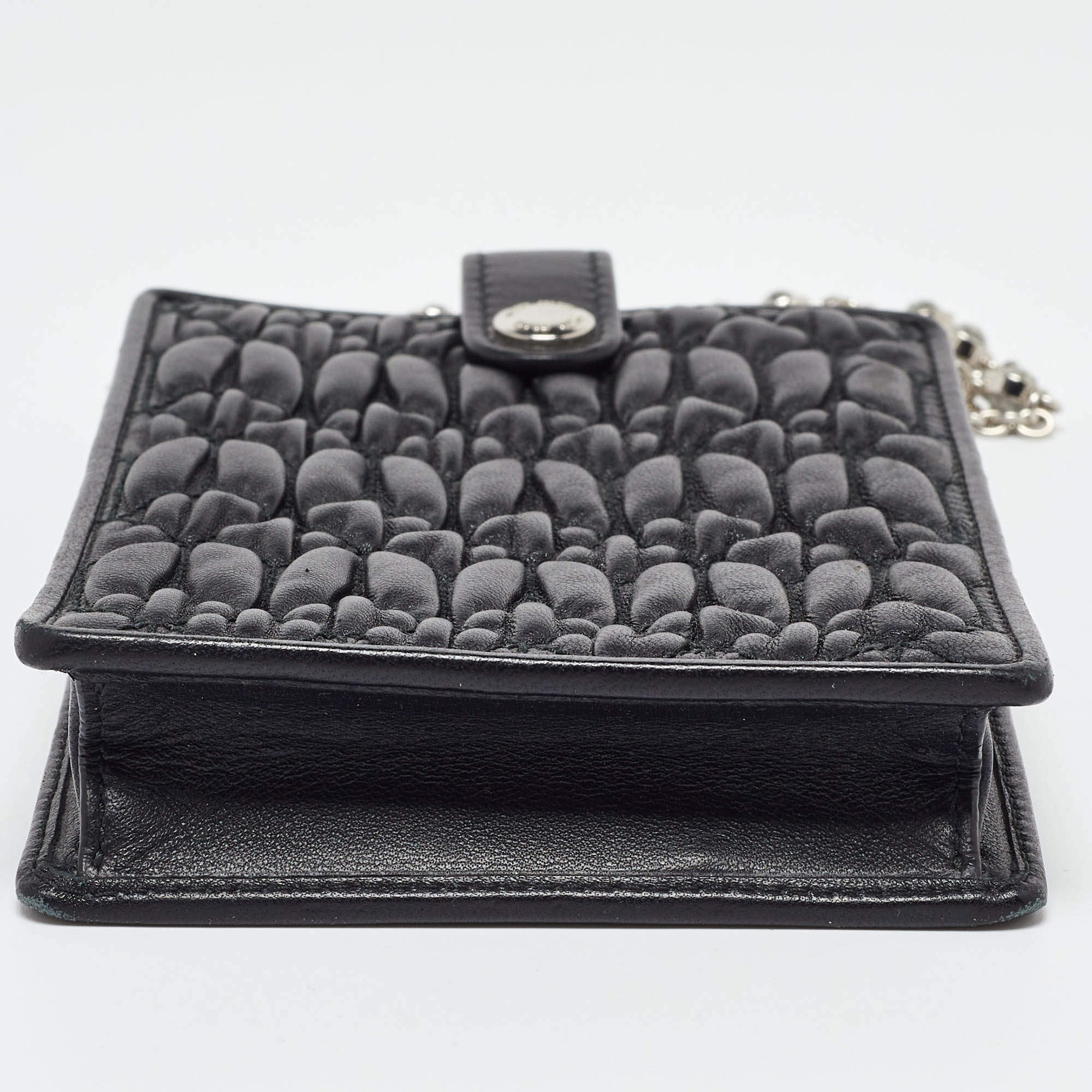 Pre Owned Miu Miu Black Matelasse Leather Phone Holder Crossbody Bag