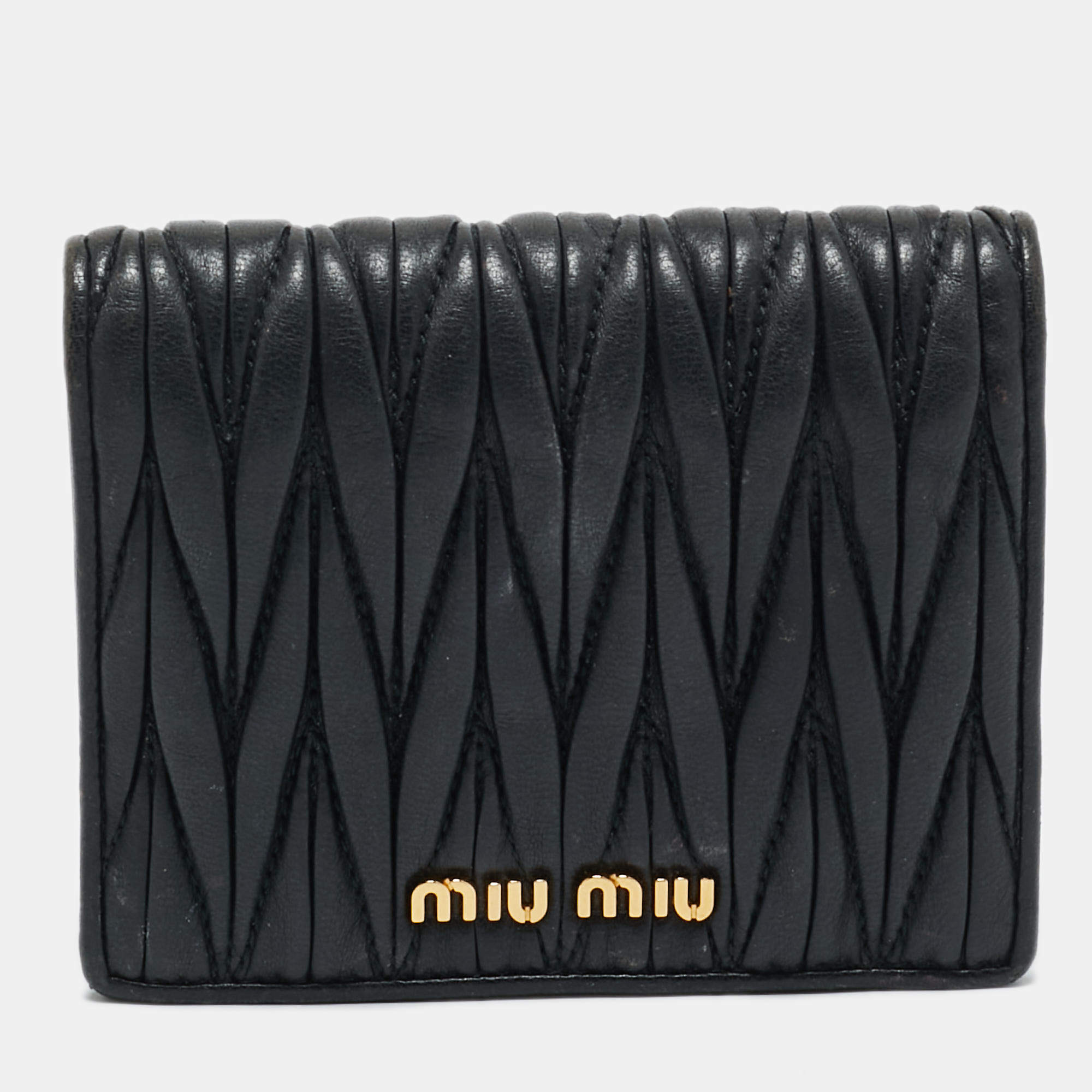Pre Owned Miu Miu Black Matelassé Leather Bifold Card Case