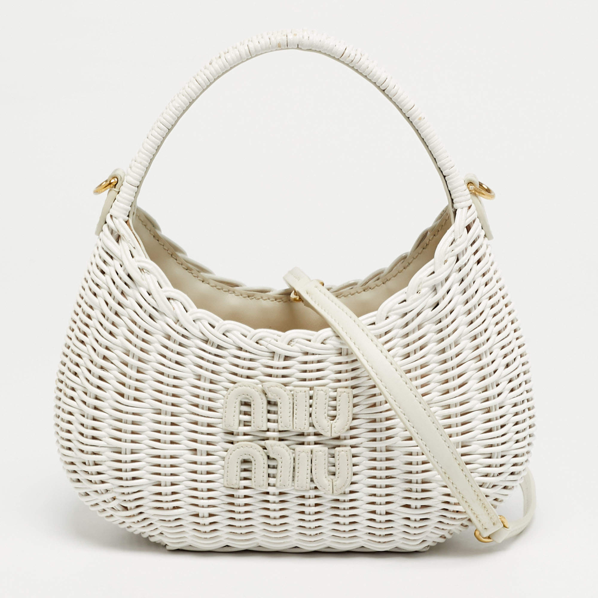 مملوكة مسبقًا Miu Miu Wander White Wicker Bag
