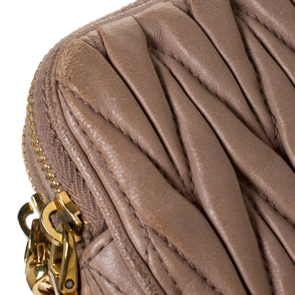 Matelassé leather crossbody bag Miu Miu Beige in Leather - 34685769