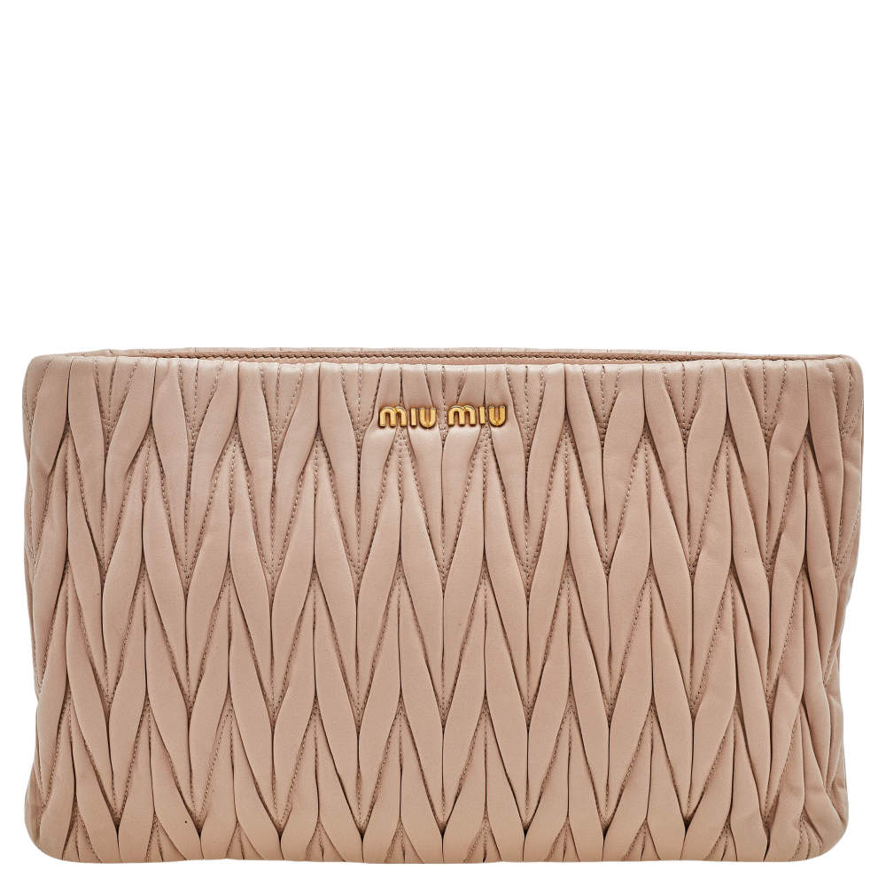 مملوكة مسبقًا Miu Miu Beige Matelassé Leather Pouch