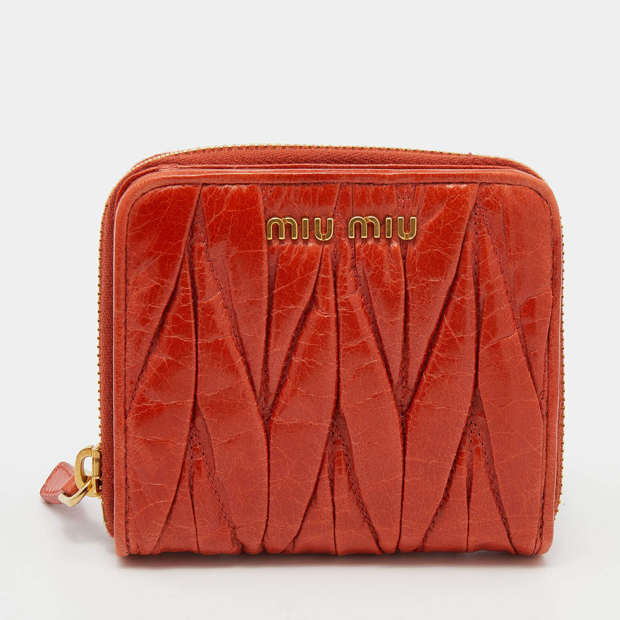 مملوكة مسبقًا محفظة ميو ميو جلد ماتيلاس برتقالي بسحاب ملتف مضغوط 