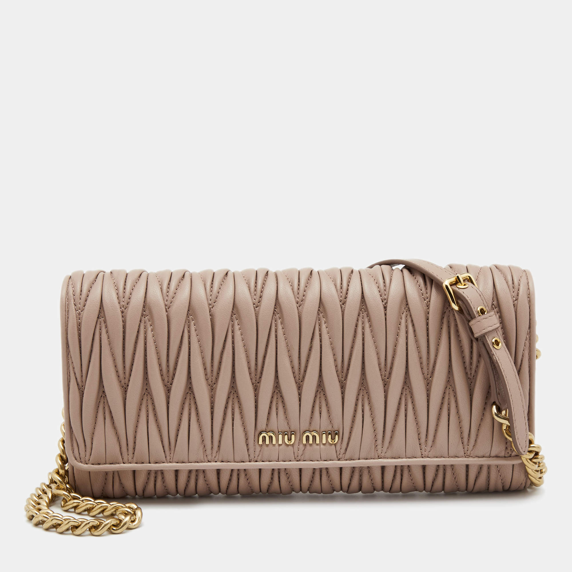 مملوكة مسبقًا Miu Miu Beige Matelassé Leather Flap Wallet on Chain