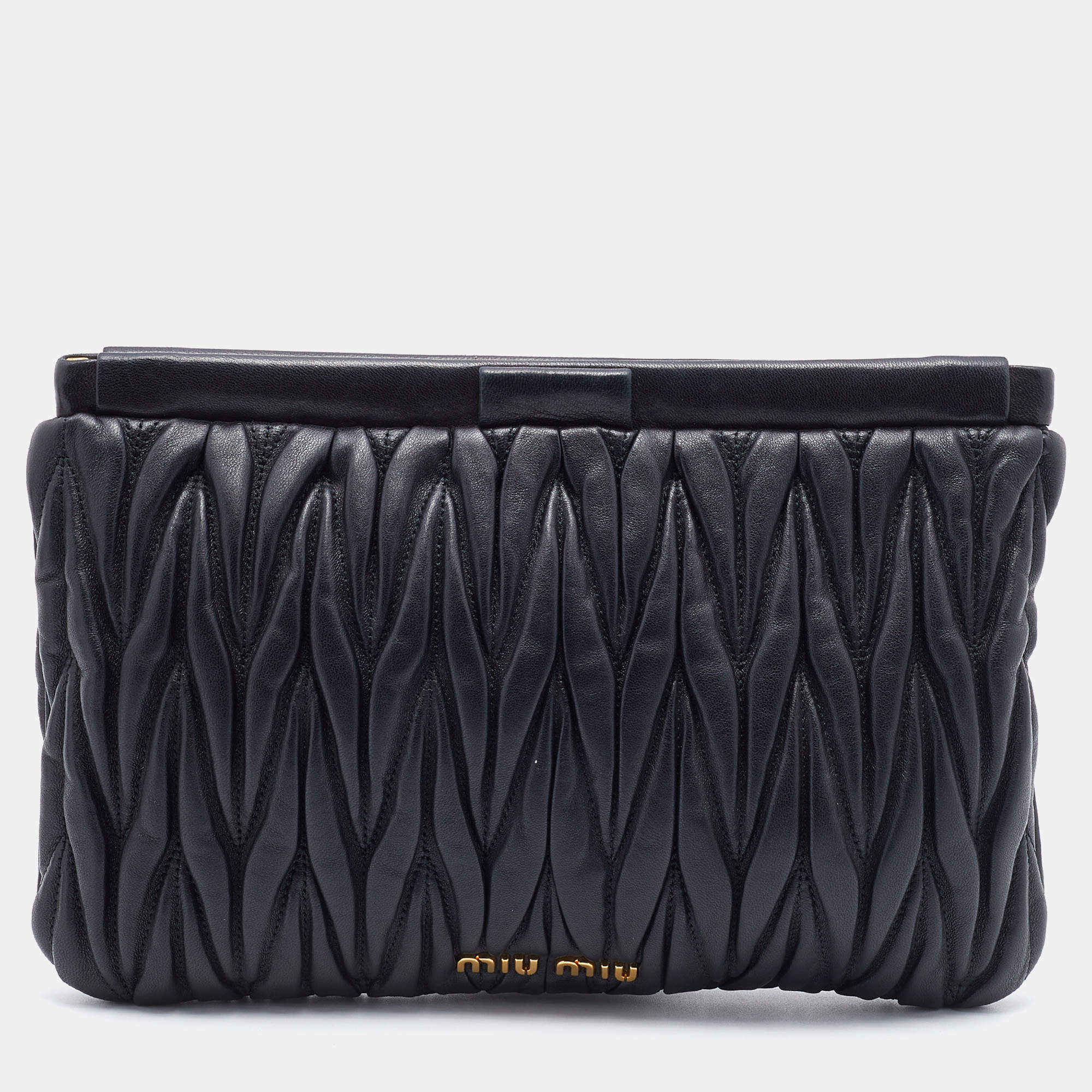 مملوكة مسبقًا Miu Miu Black Matelassé Leather Frame Clutch