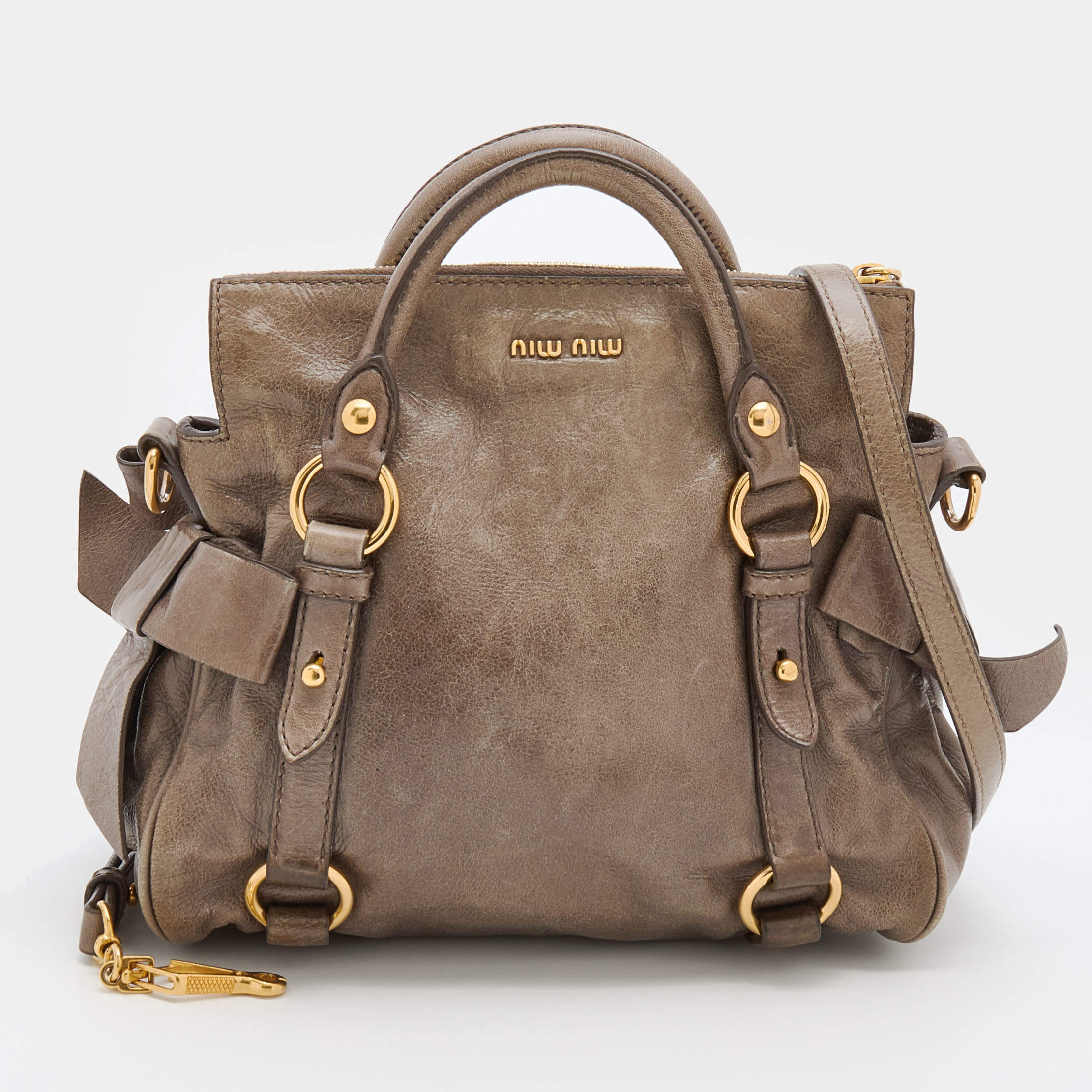 مملوكة مسبقًا Miu Miu Taupe Vitello Lux Leather Bow Satchel
