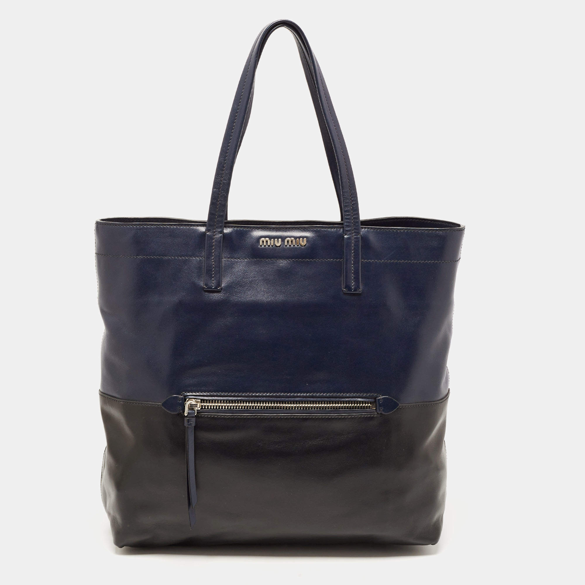 مملوكة مسبقًا حقيبة يد ميو ميو شوبر جلد فيتيلو ناعم أسود و أزرق 