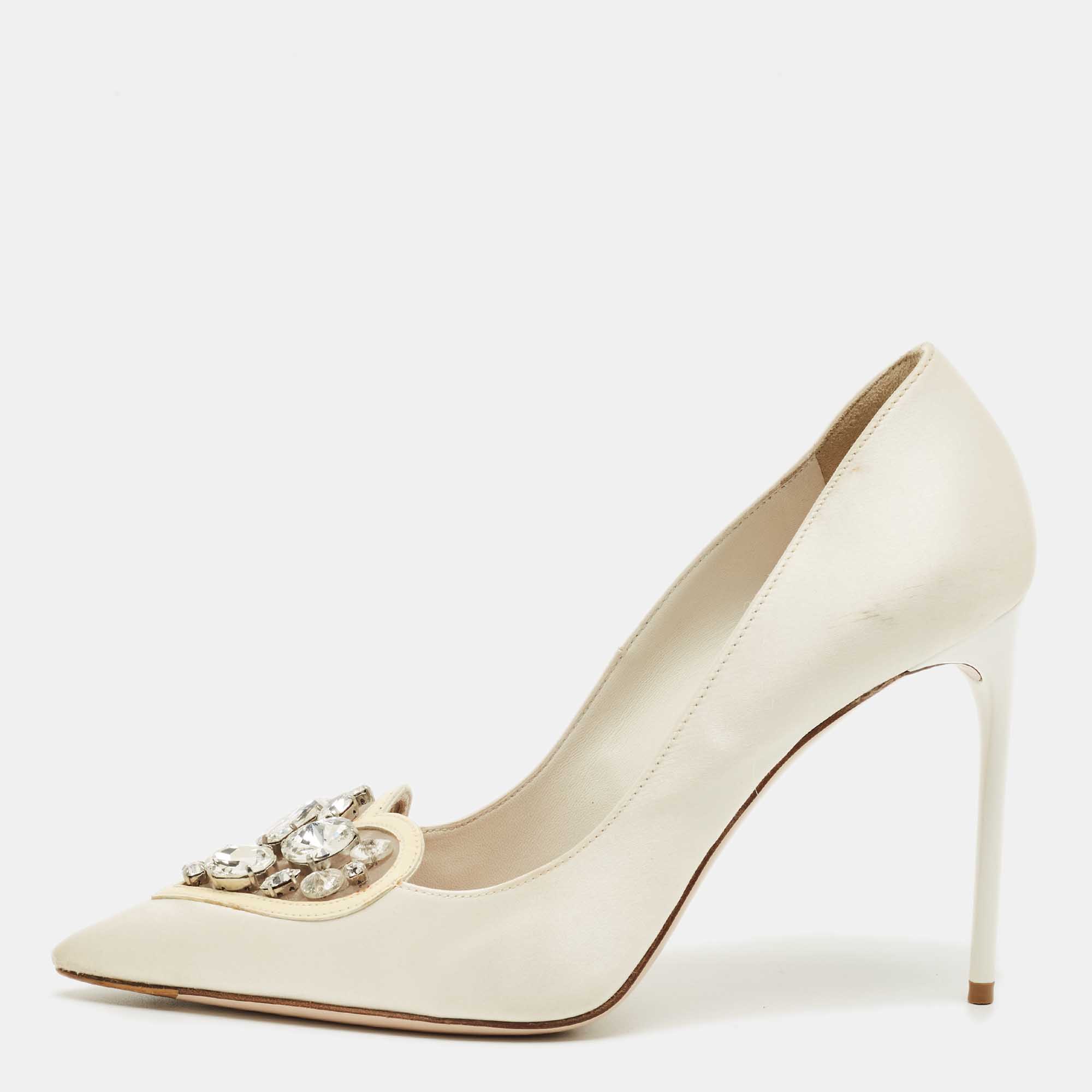 مملوكة مسبقًا Miu Miu Cream Satin Crystals Embellished Pointed Toe Pumps Size 36
